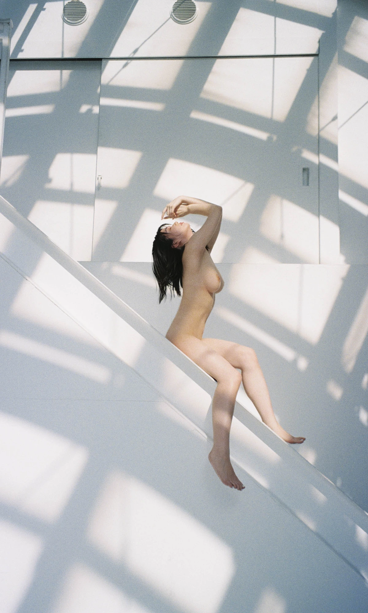 Kanna Seto 瀬戸環奈, 写真集 「裸のマーメイド」 - P31