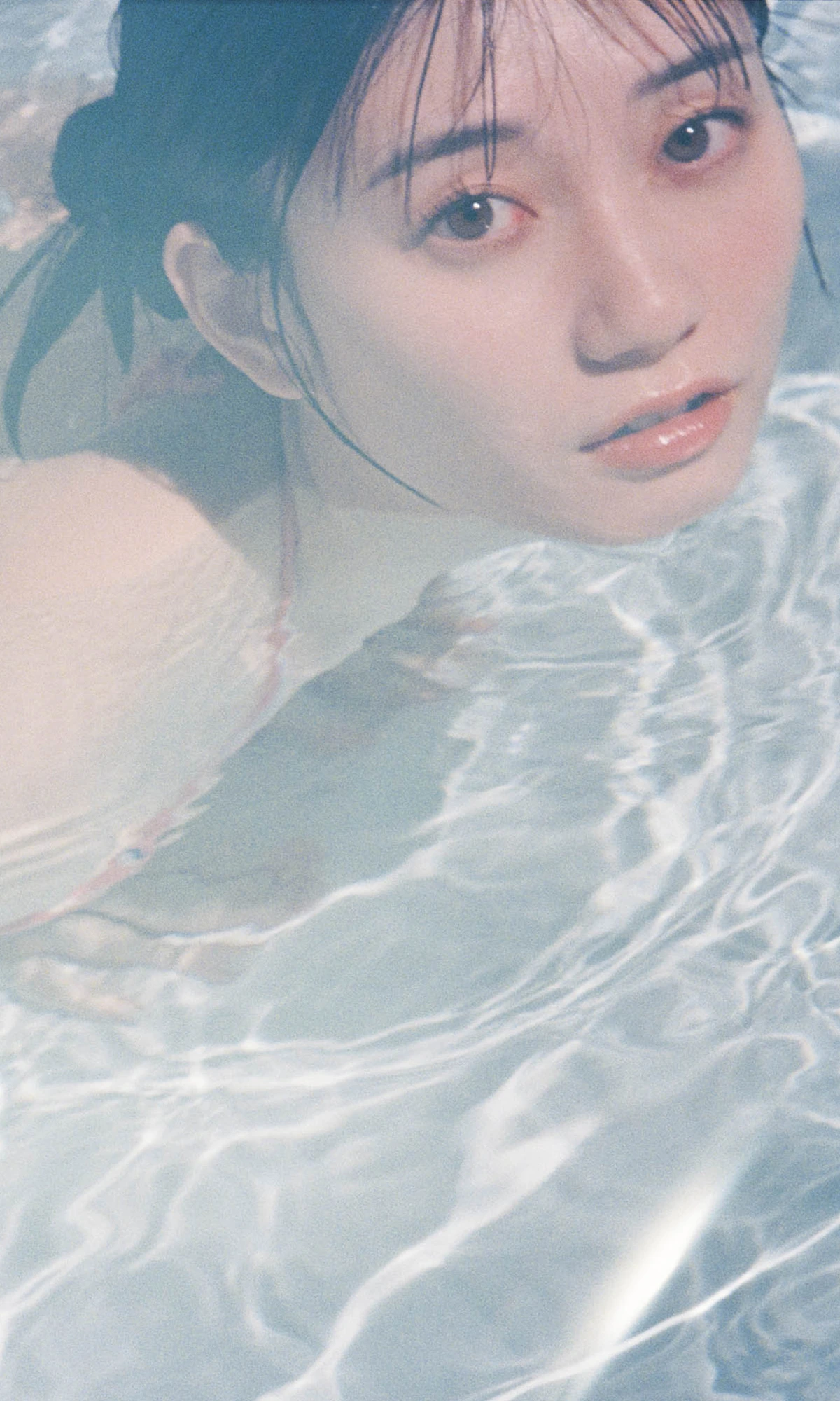 Kanna Seto 瀬戸環奈, 写真集 「裸のマーメイド」 - P79