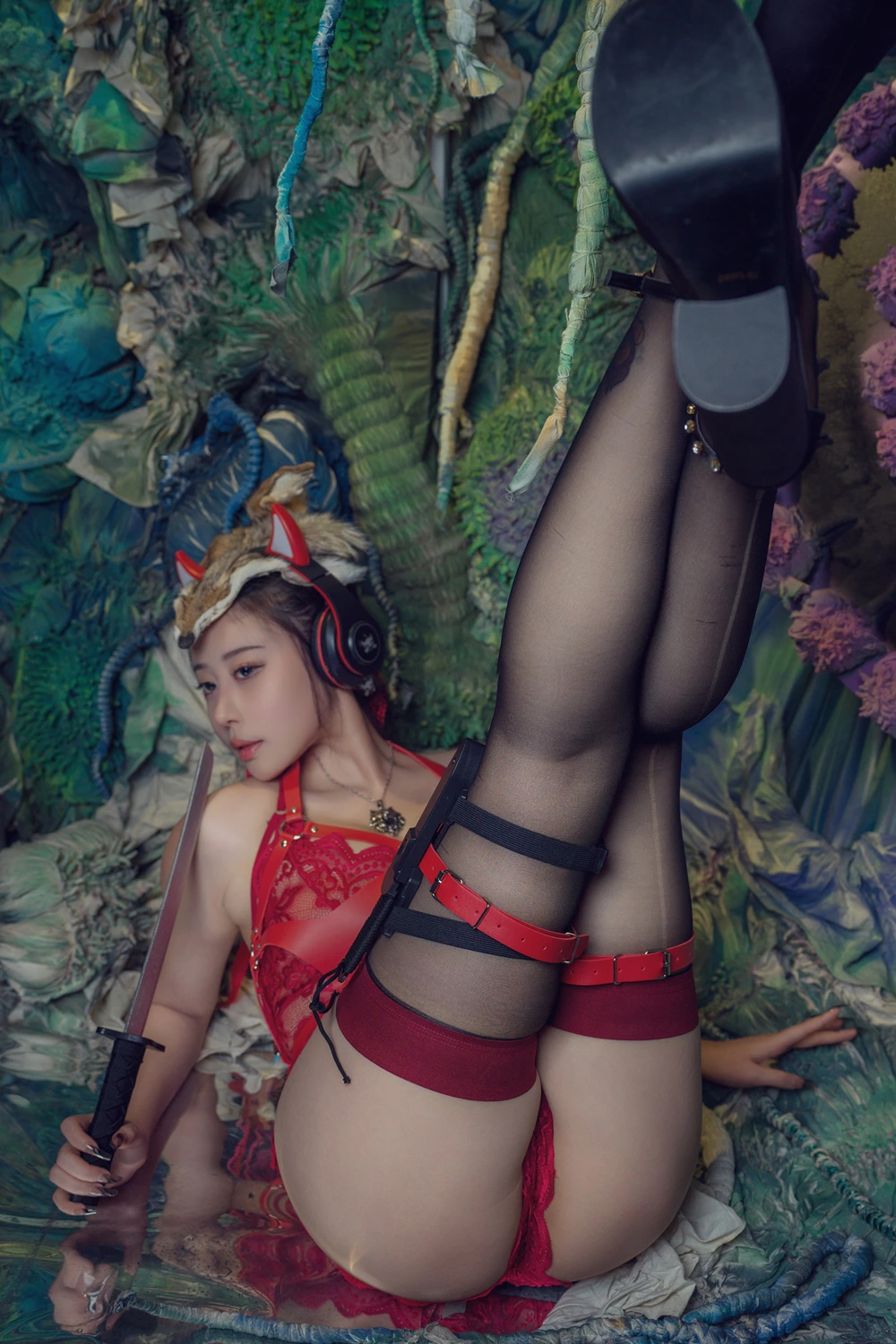 Cosplay 奈汐酱nice – 猎狼女 - P29