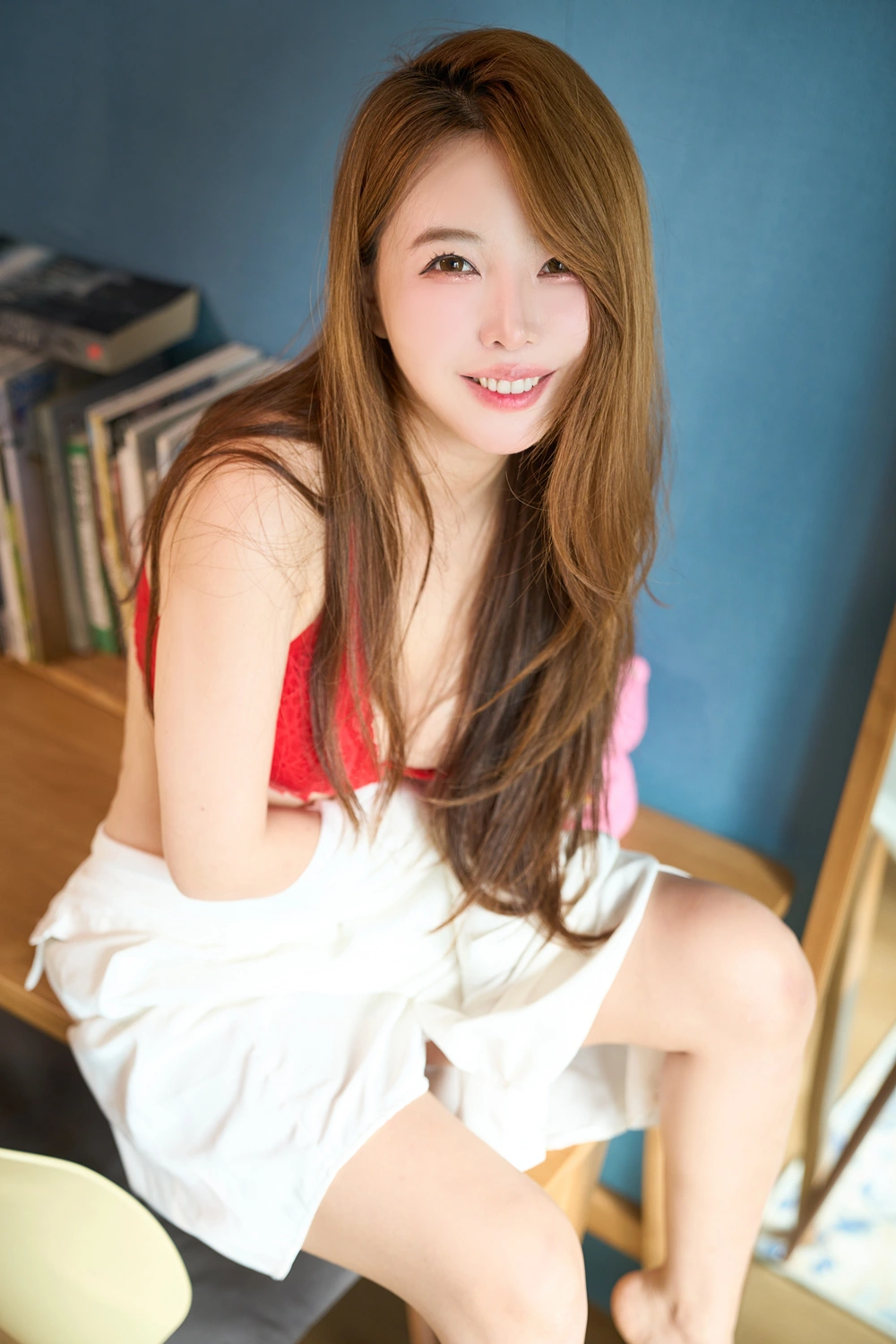 Dohee 도희, PhotoBook 「Attractive Red」 - P34
