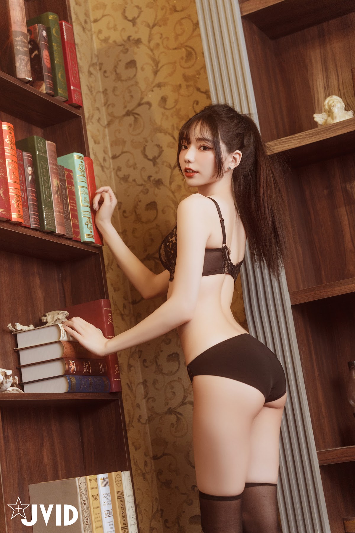 [JVID] 啾啾 – ゾンビ殭屍版女友注射愛の能量變成人類!!! - P16