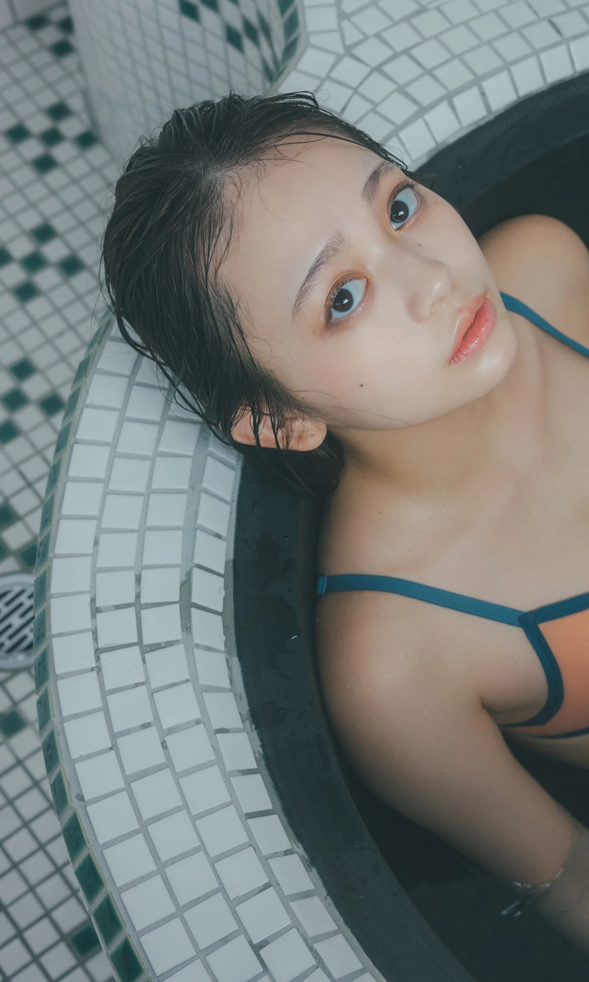 Mai Horai 蓬莱舞, 週プレ Photo Book 「新東京亜熱帯～prologue～」 - P60