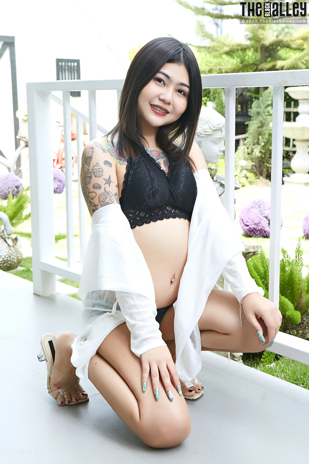 Cake – The Black Alley Photobook Set.04 - P13