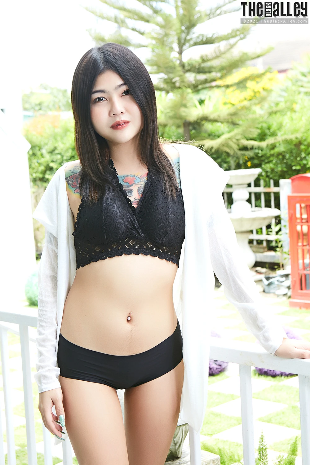 Cake – The Black Alley Photobook Set.04 - P1