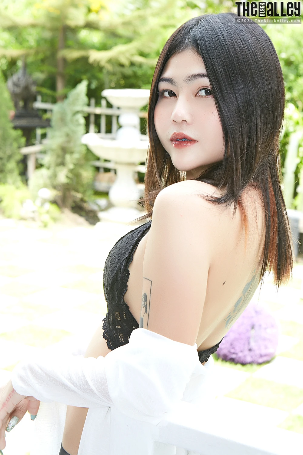 Cake – The Black Alley Photobook Set.04 - P27