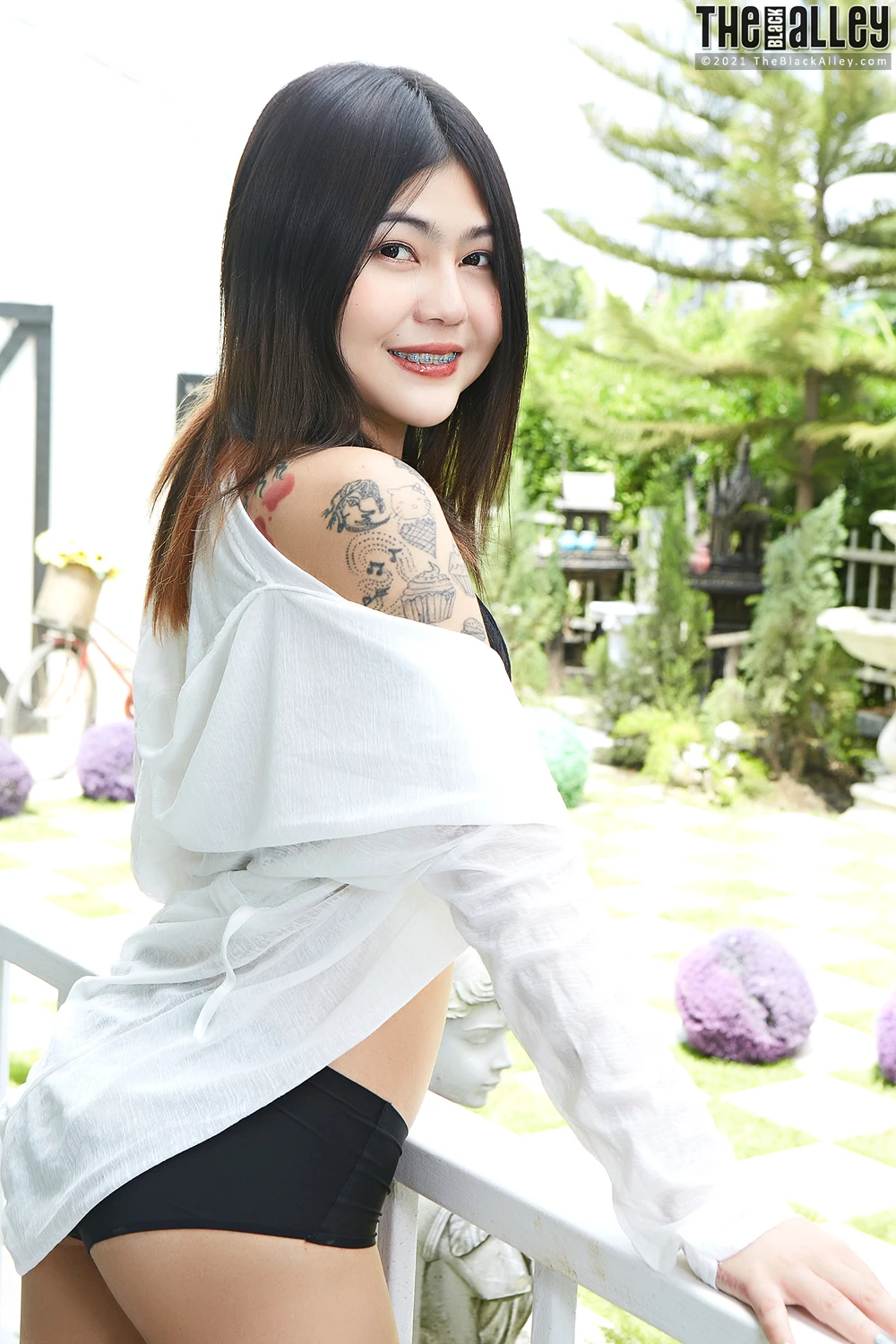 Cake – The Black Alley Photobook Set.04 - P3