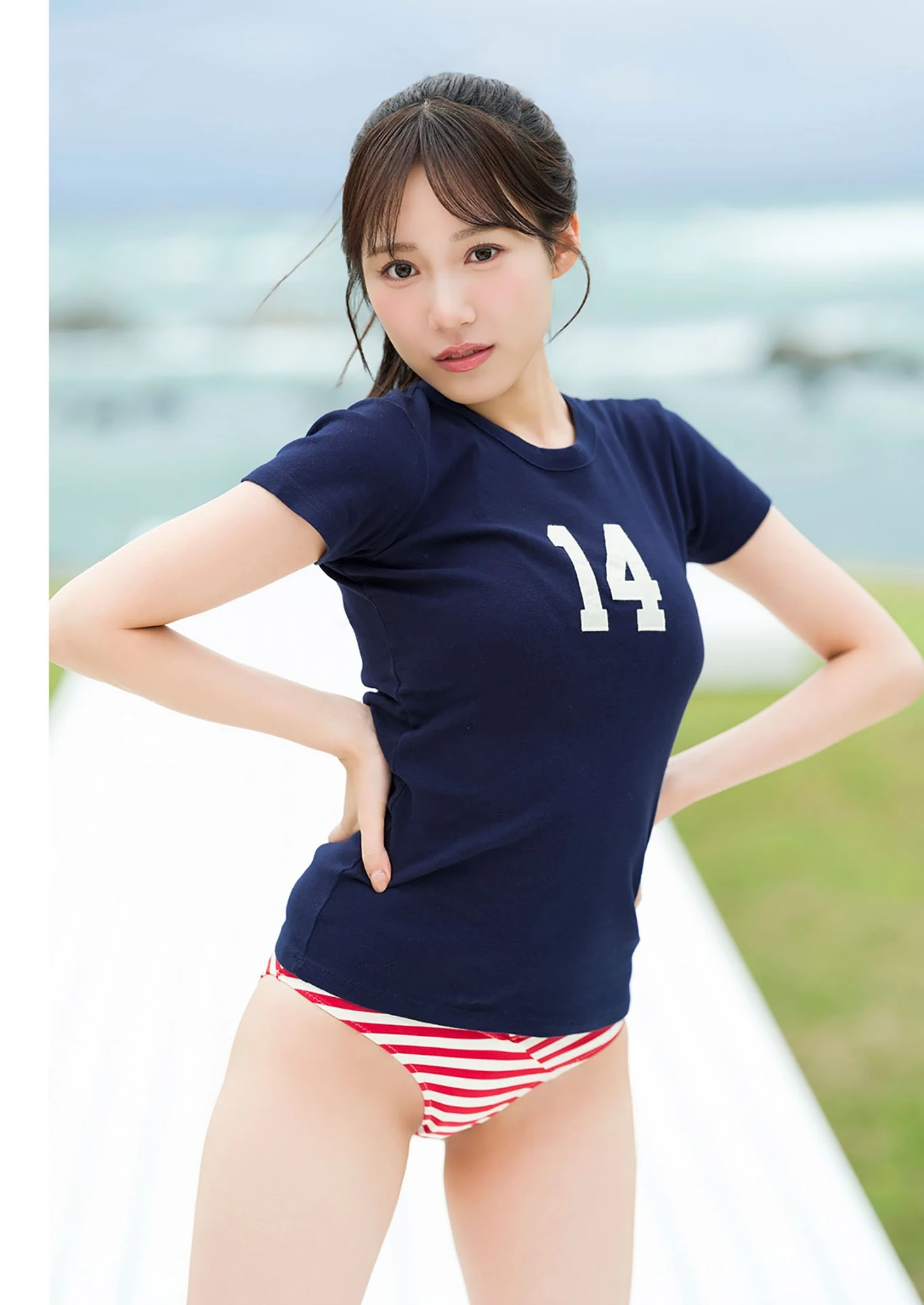 Sumire Yokono 横野すみれ, 写真集 「きみと、すみれ。」 - P27