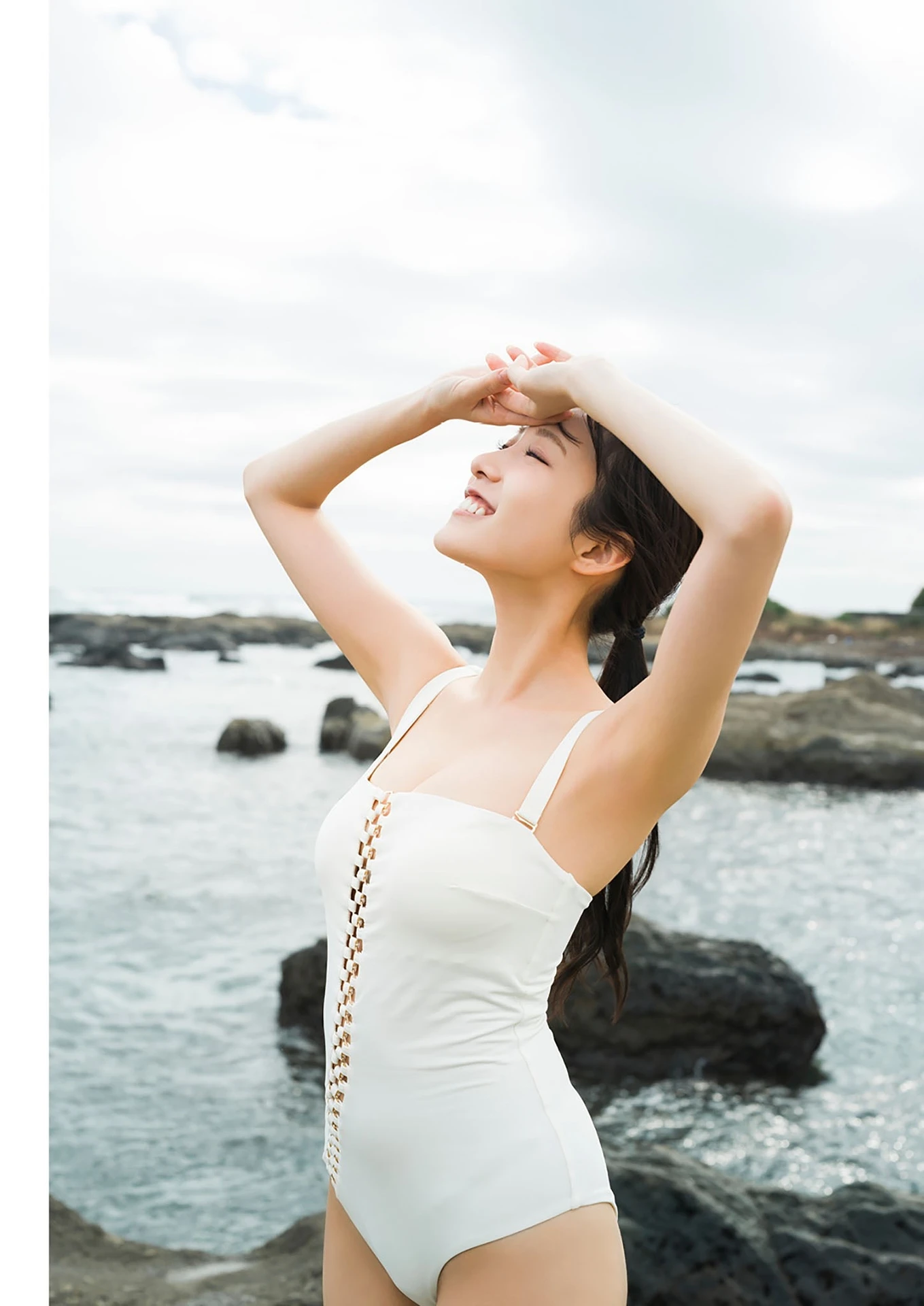 Sumire Yokono 横野すみれ, 写真集 「きみと、すみれ。」 - P42