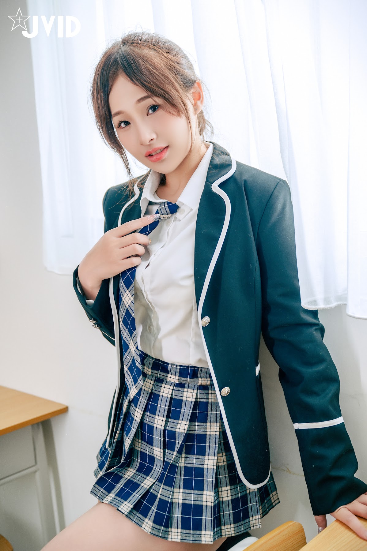 [JVID] 婕咪 Juice – 下课后在教室色色被老师发现 - P67
