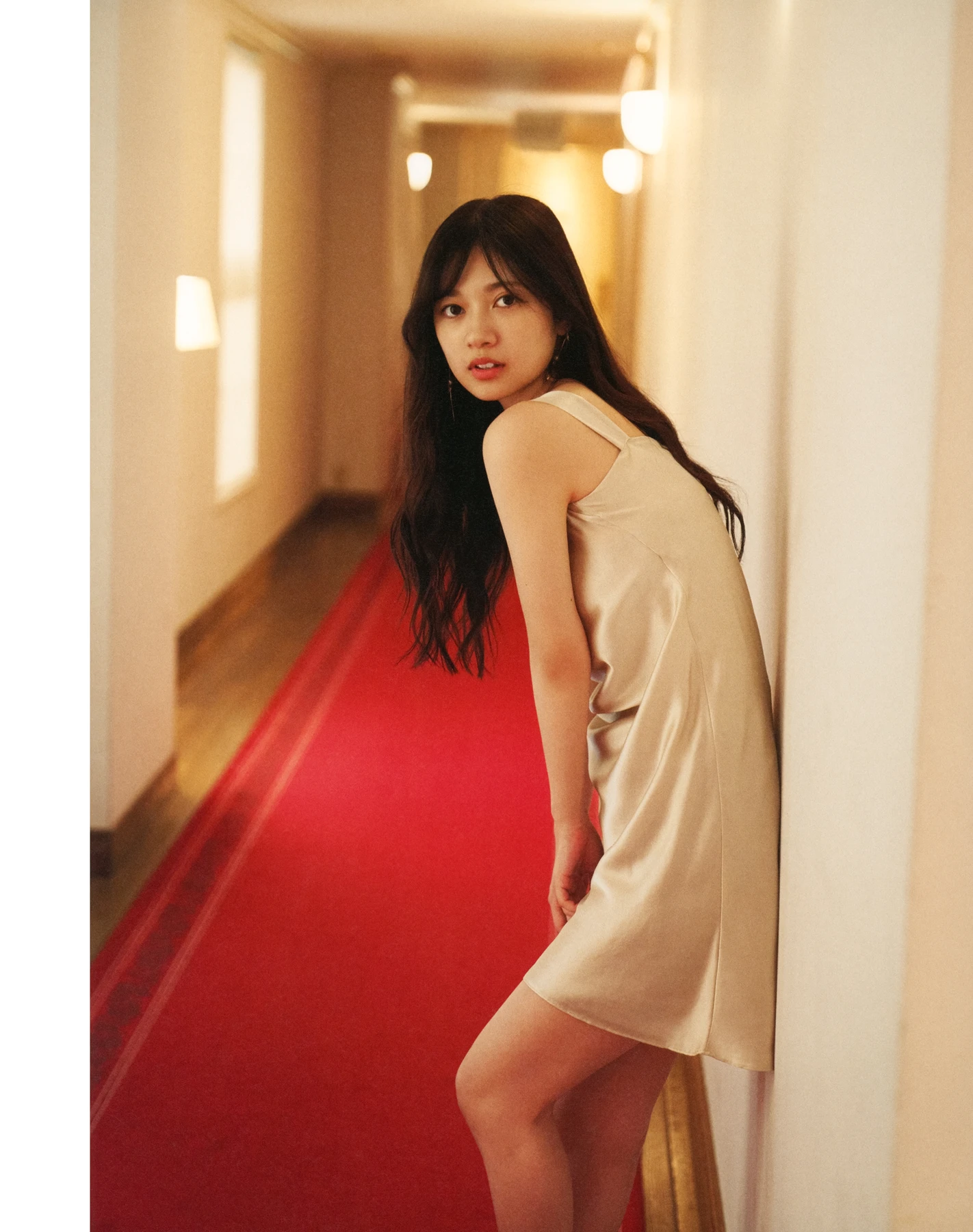 Ranze Terada 寺田蘭世, 1stデジタル写真集 「なぜ、忘れられないんだろう？」 - P25