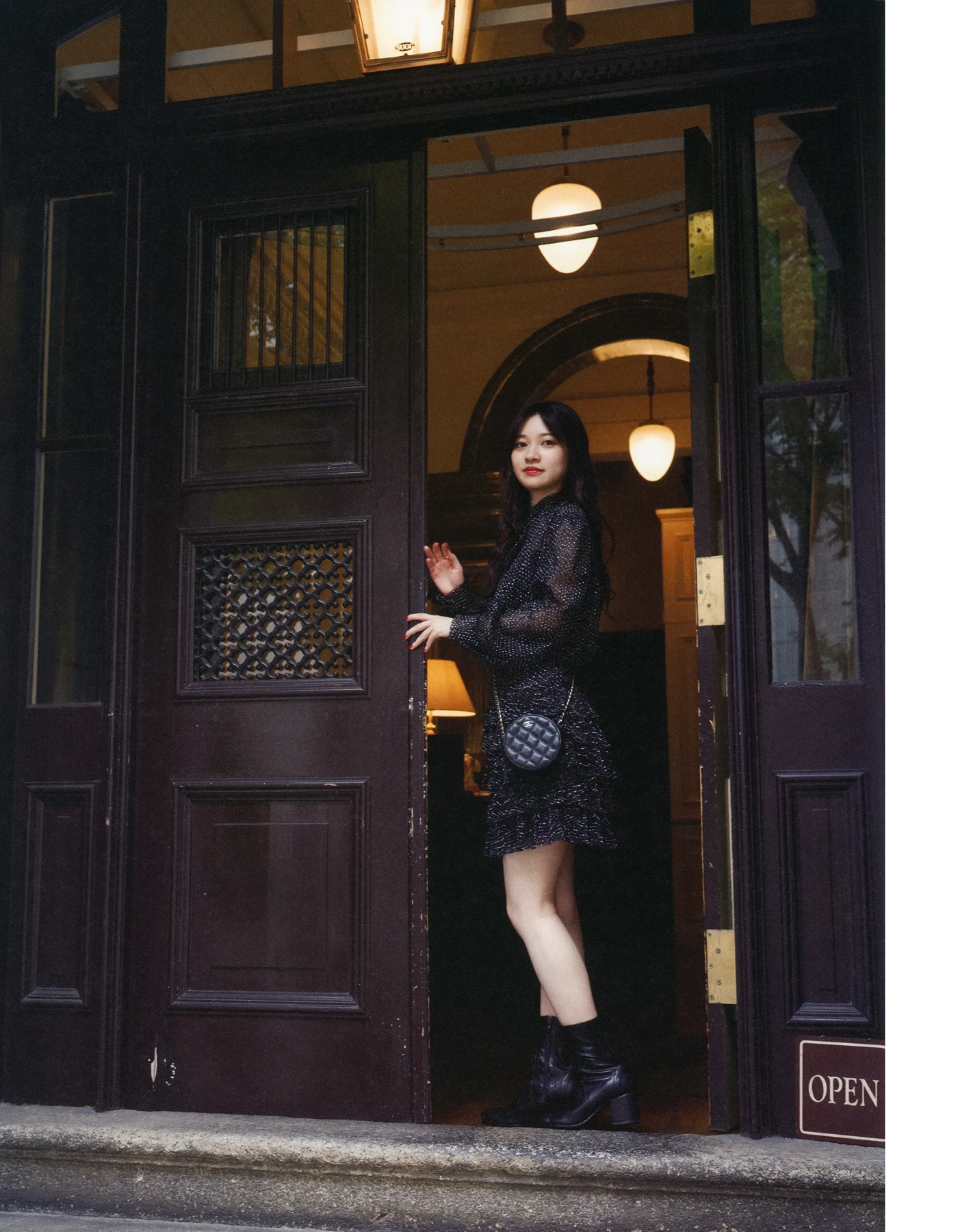 Ranze Terada 寺田蘭世, 1stデジタル写真集 「なぜ、忘れられないんだろう？」 - P30