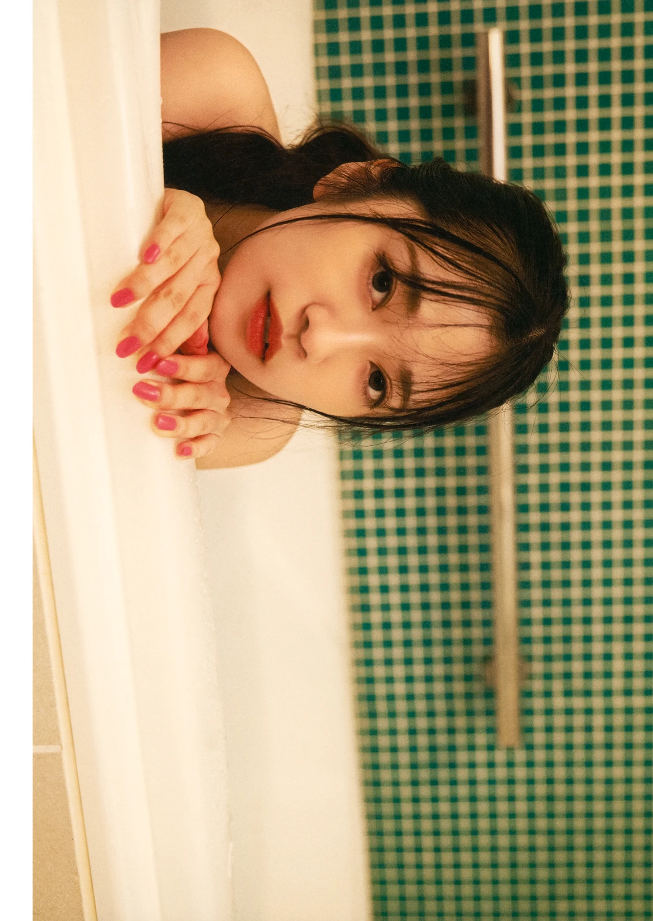 Ranze Terada 寺田蘭世, 1stデジタル写真集 「なぜ、忘れられないんだろう？」 - P40