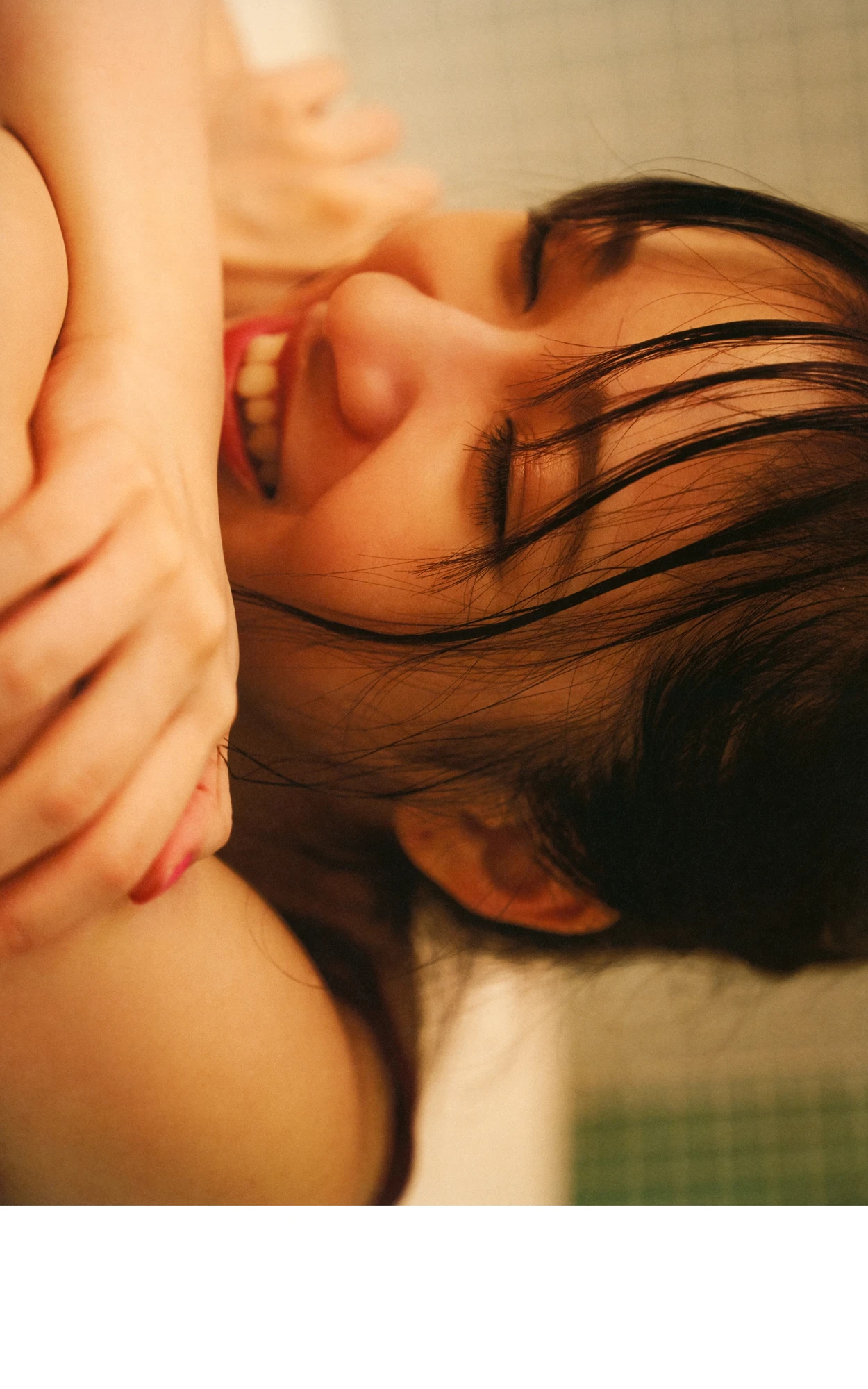 Ranze Terada 寺田蘭世, 1stデジタル写真集 「なぜ、忘れられないんだろう？」 - P44