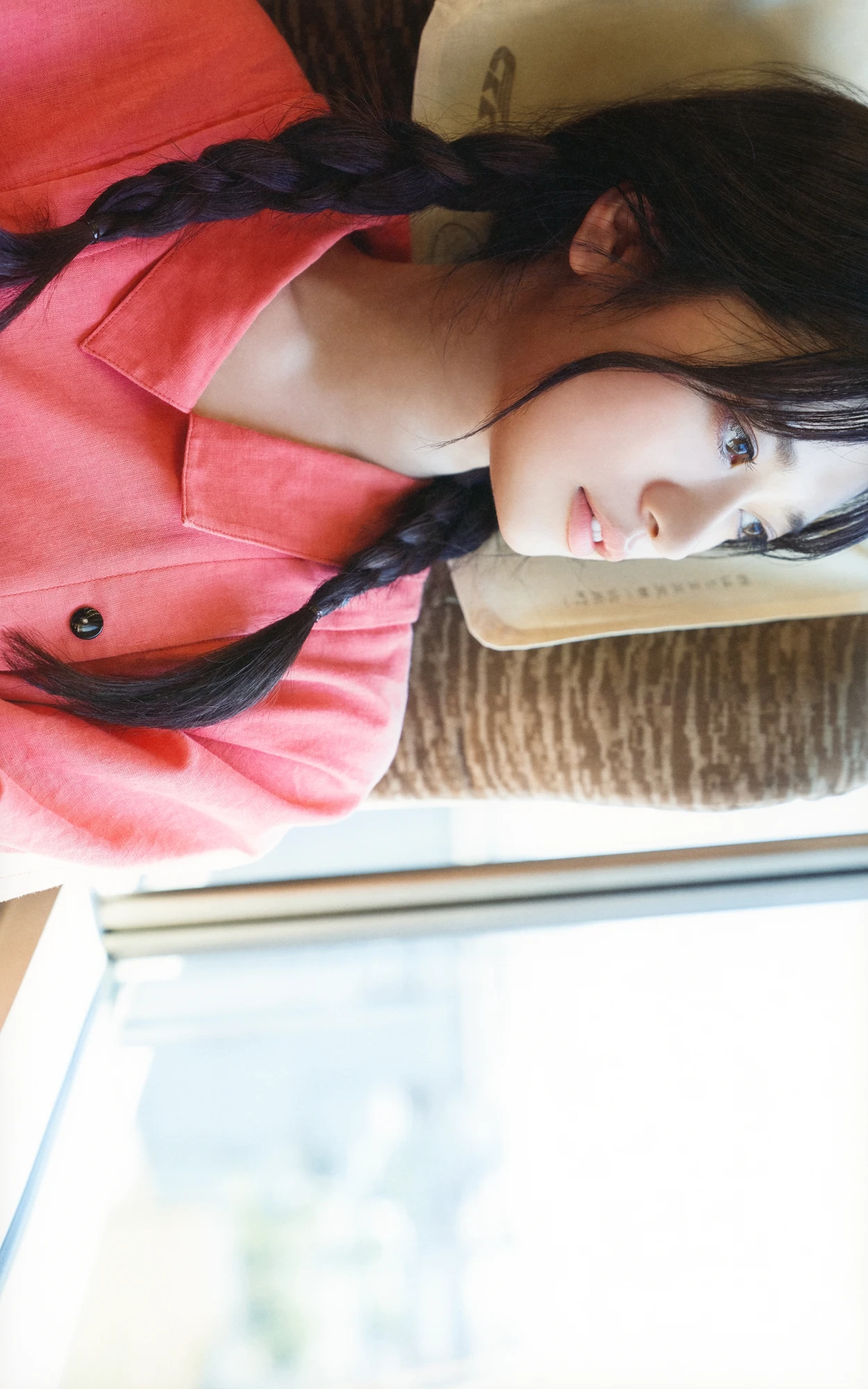 Ranze Terada 寺田蘭世, 1stデジタル写真集 「なぜ、忘れられないんだろう？」 - P7