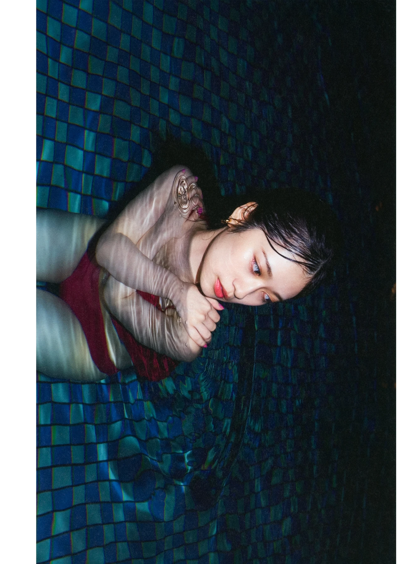 Ranze Terada 寺田蘭世, 1stデジタル写真集 「なぜ、忘れられないんだろう？」 - P86