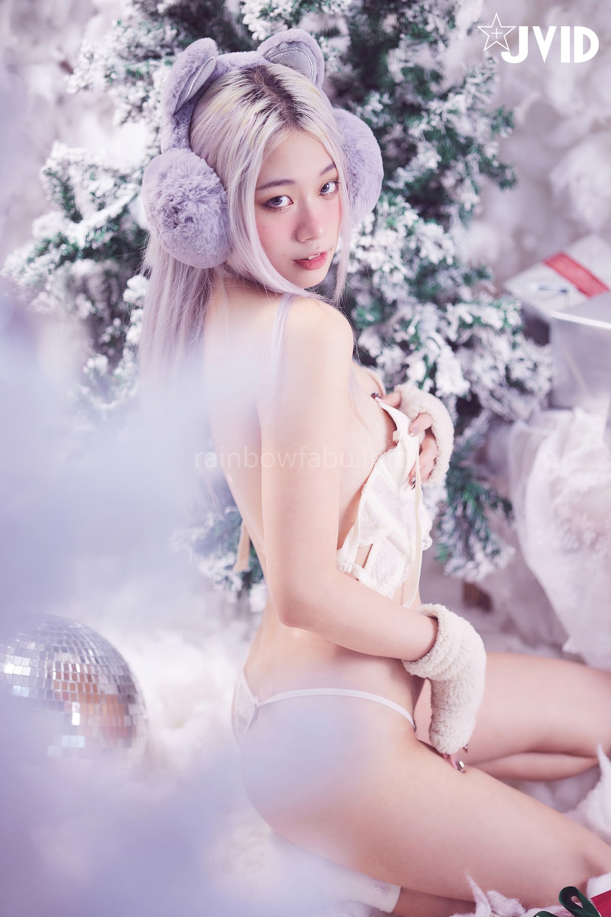 [JVID] Verna – 性感的愛死寂寞人雪女Verna陪你度過聖誕寒冬 - P14