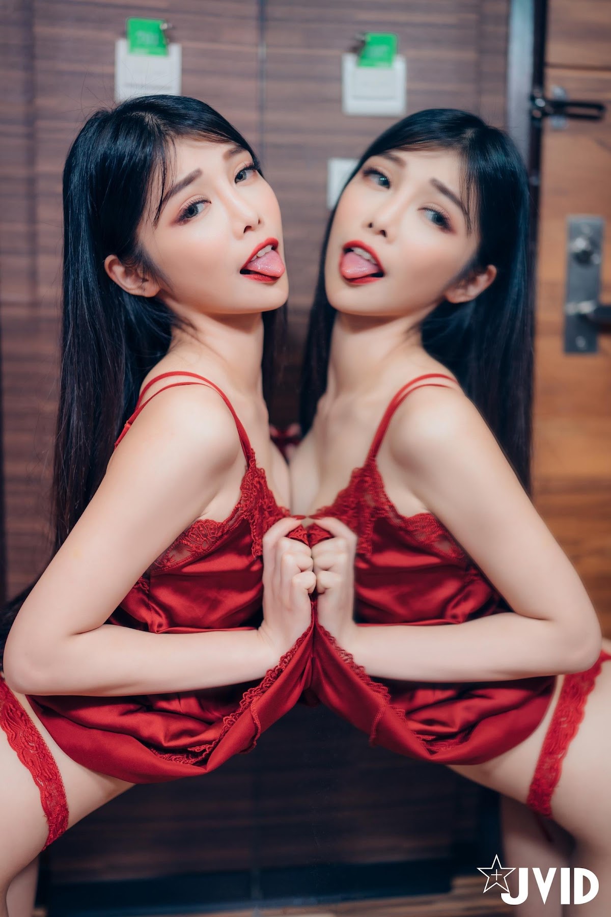 [JVID] Linda – 青春的最后一本写真-琳达女神的红色诱惑 - P11