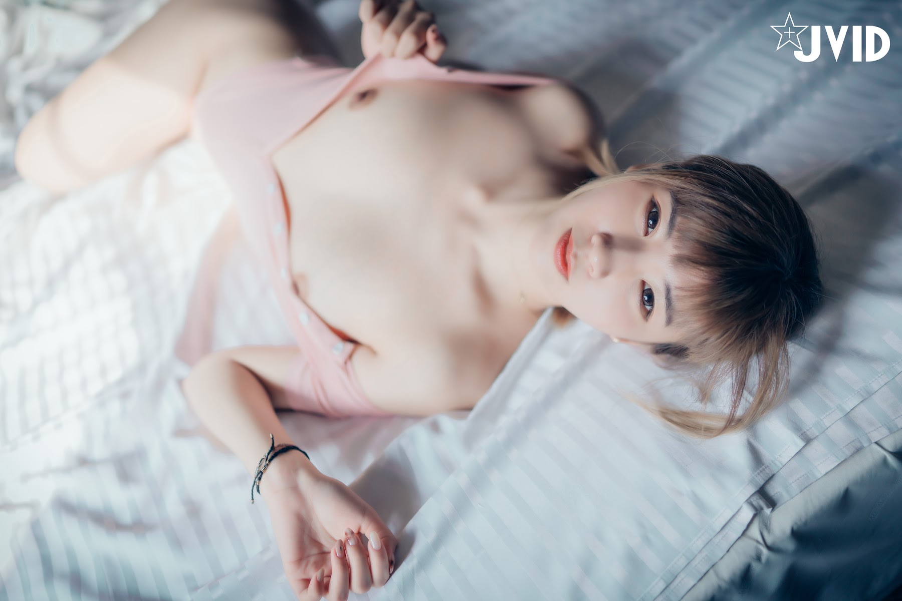[JVID] 果寶寶 – 與巨乳女友果寶寶開房間的全裸無碼寫真 - P76