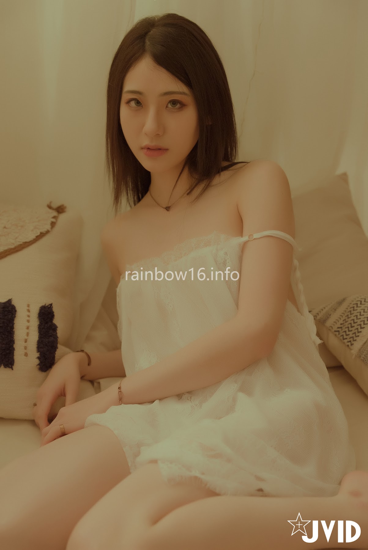 [JVID] 阿黎 – 『全裸露點』最初的小美好，唯美系空靈女孩-阿瓈 - P90