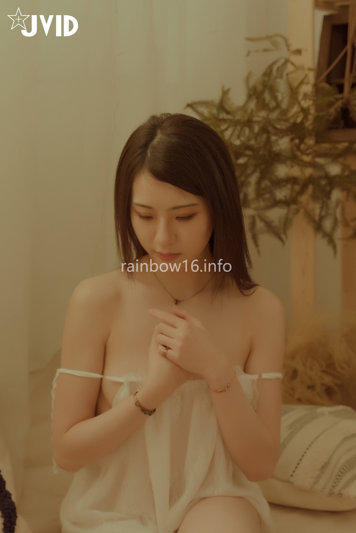 [JVID] 阿黎 – 『全裸露點』最初的小美好，唯美系空靈女孩-阿瓈 - P91