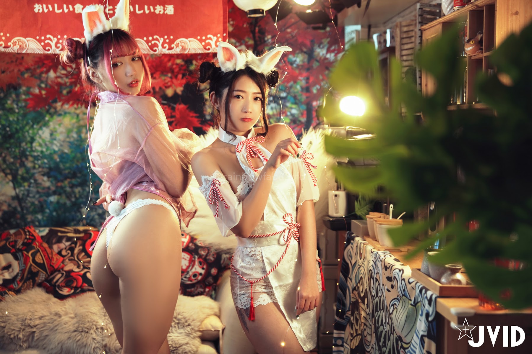 [JVID] 肉包Mini & 吳紫欣 – 體液兔X淫水兔~色液融合~!! - P89