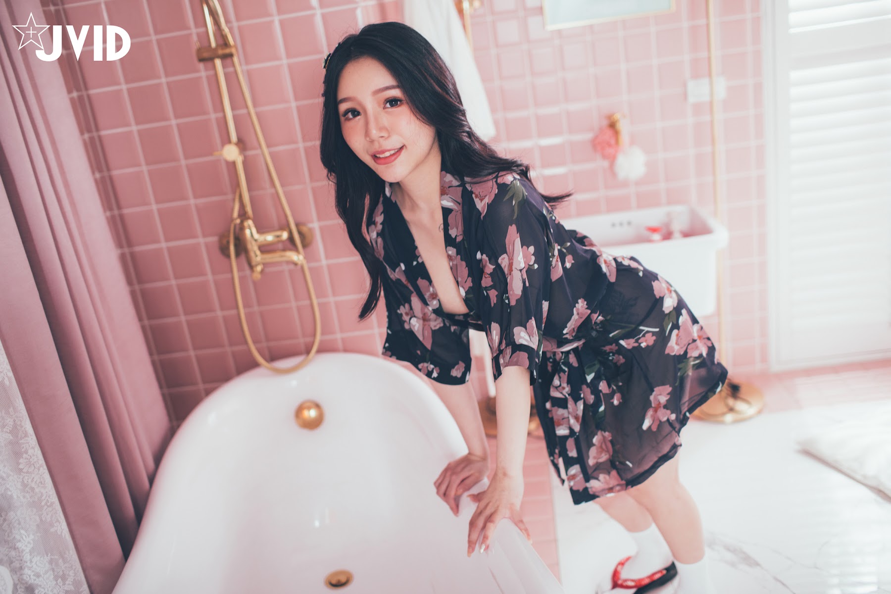 [JVID] 梵梵 – 天然美女梵梵 美麗無邪的笑容甜翻你的心 - P141