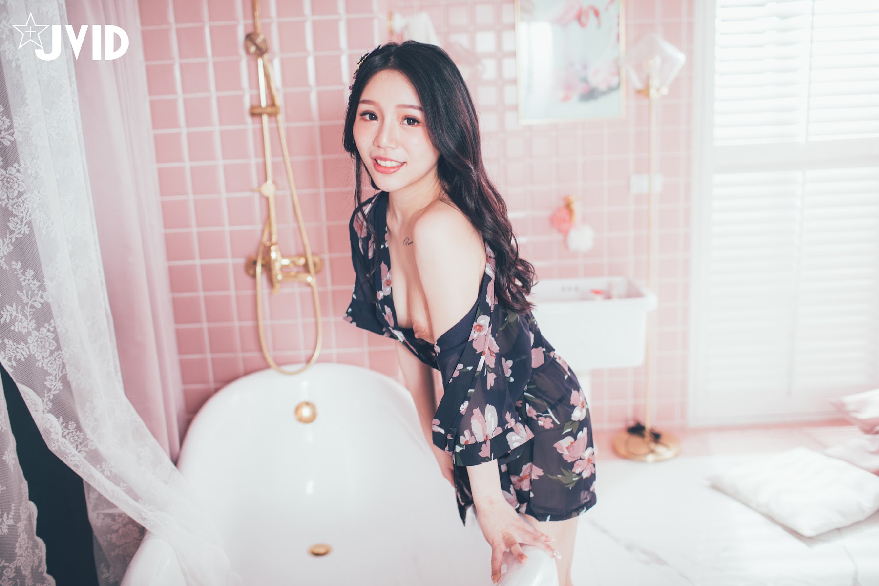 [JVID] 梵梵 – 天然美女梵梵 美麗無邪的笑容甜翻你的心 - P151