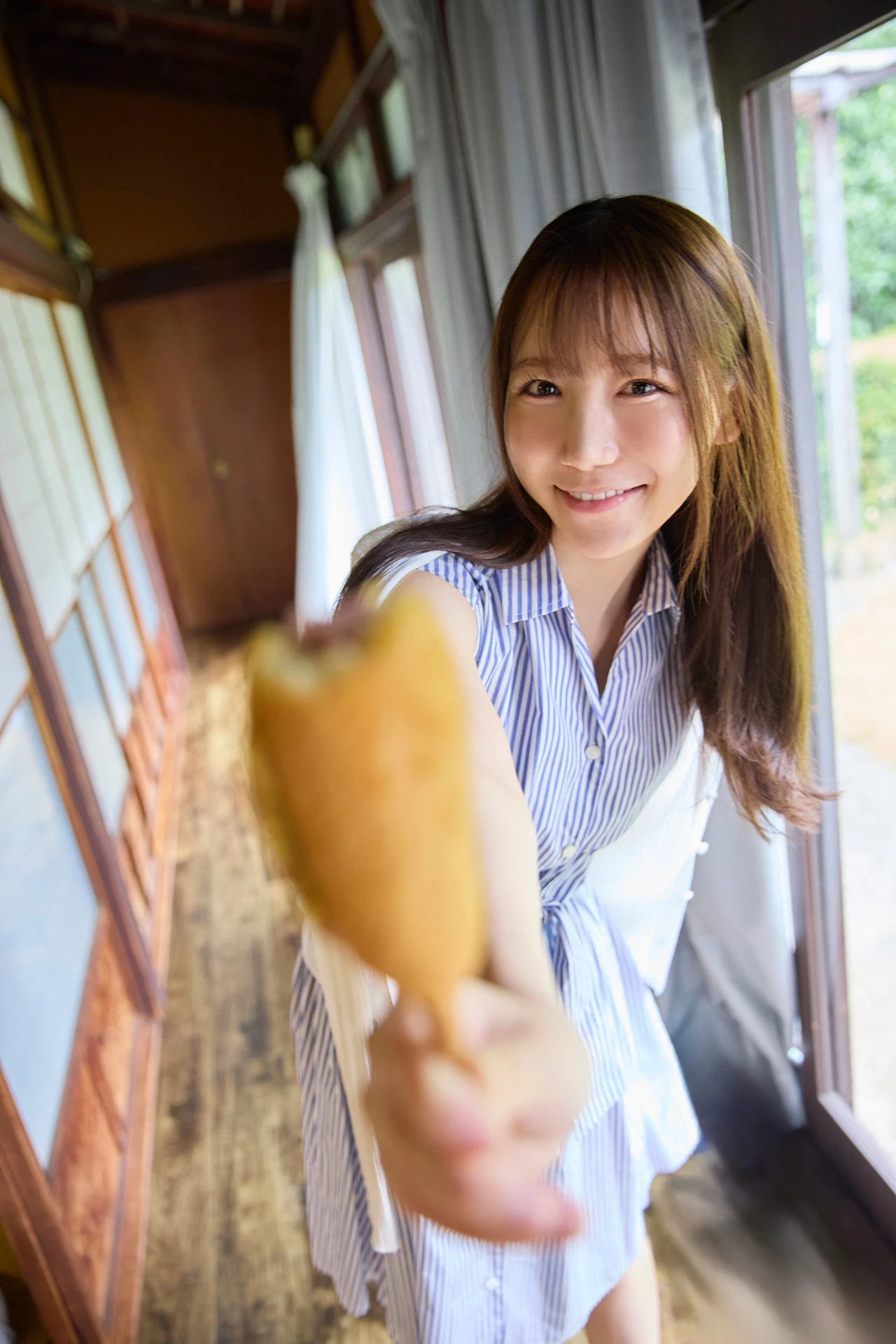 Marin Mita 三田真鈴, FLASHデジタル写真集 「見たらダメ」 - P9