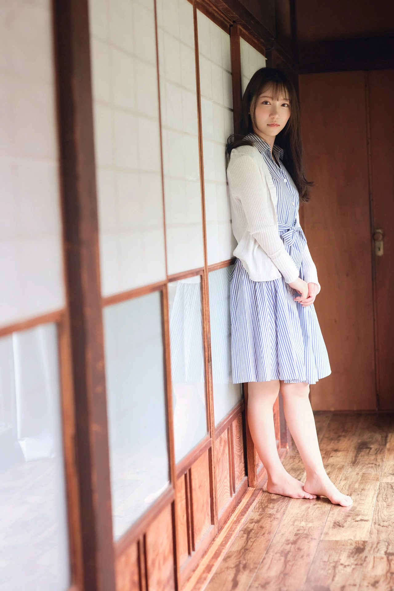 Marin Mita 三田真鈴, FLASHデジタル写真集 「見たらダメ」 - P2