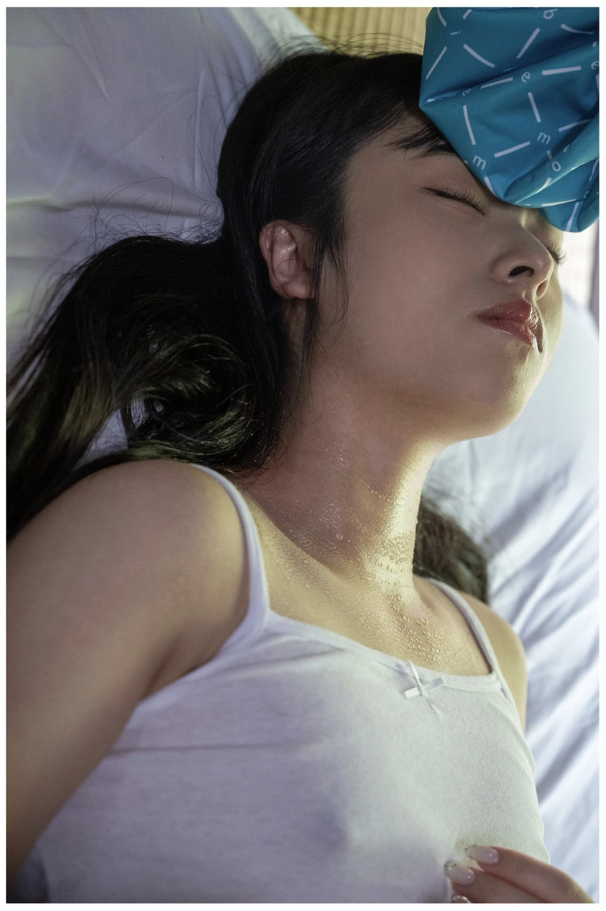 Nanami Nakamori 中森ななみ, Prestige 写真集 「36.9℃」 - P35