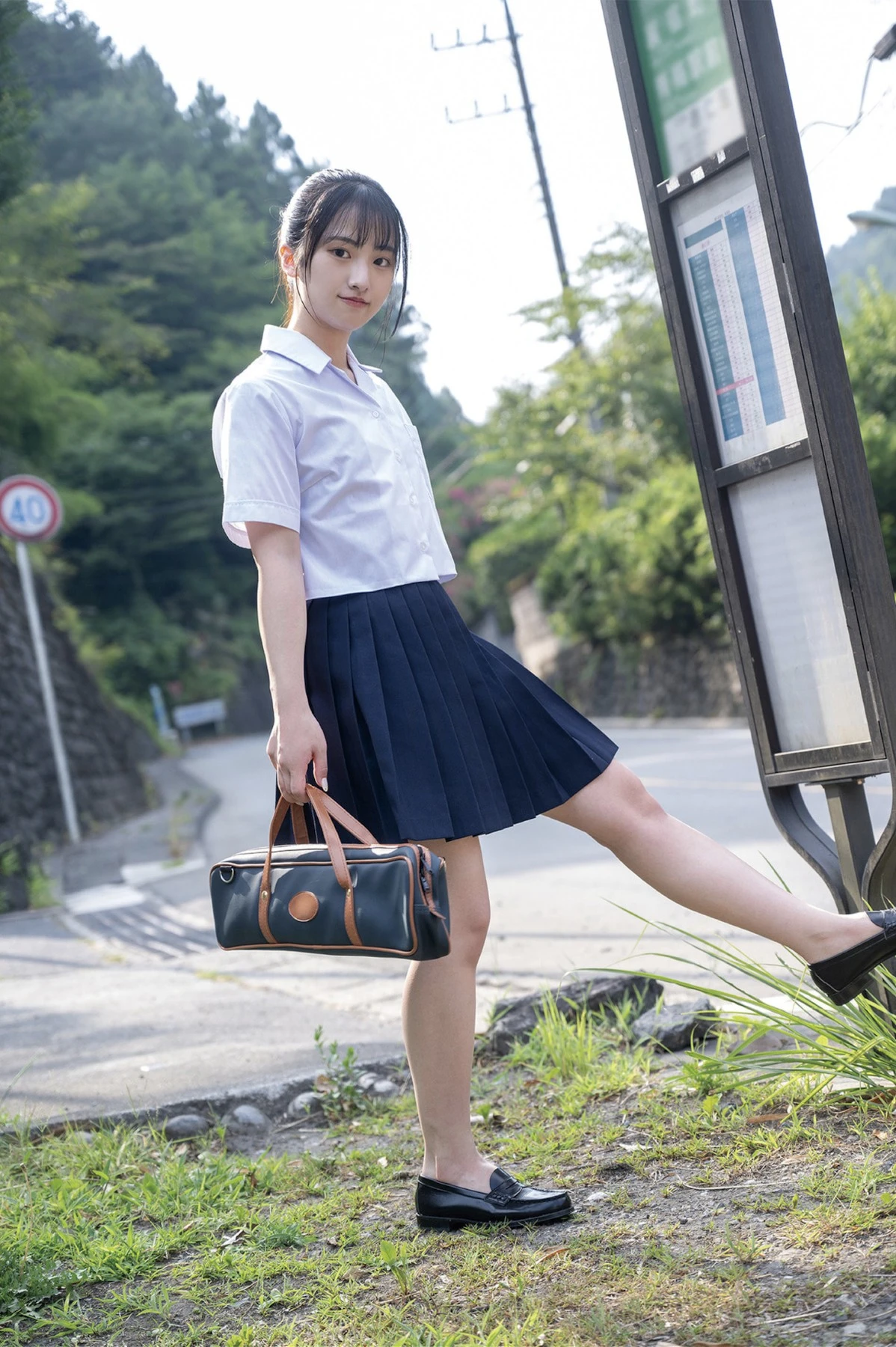 Nanami Nakamori 中森ななみ, Prestige 写真集 「36.9℃」 - P3