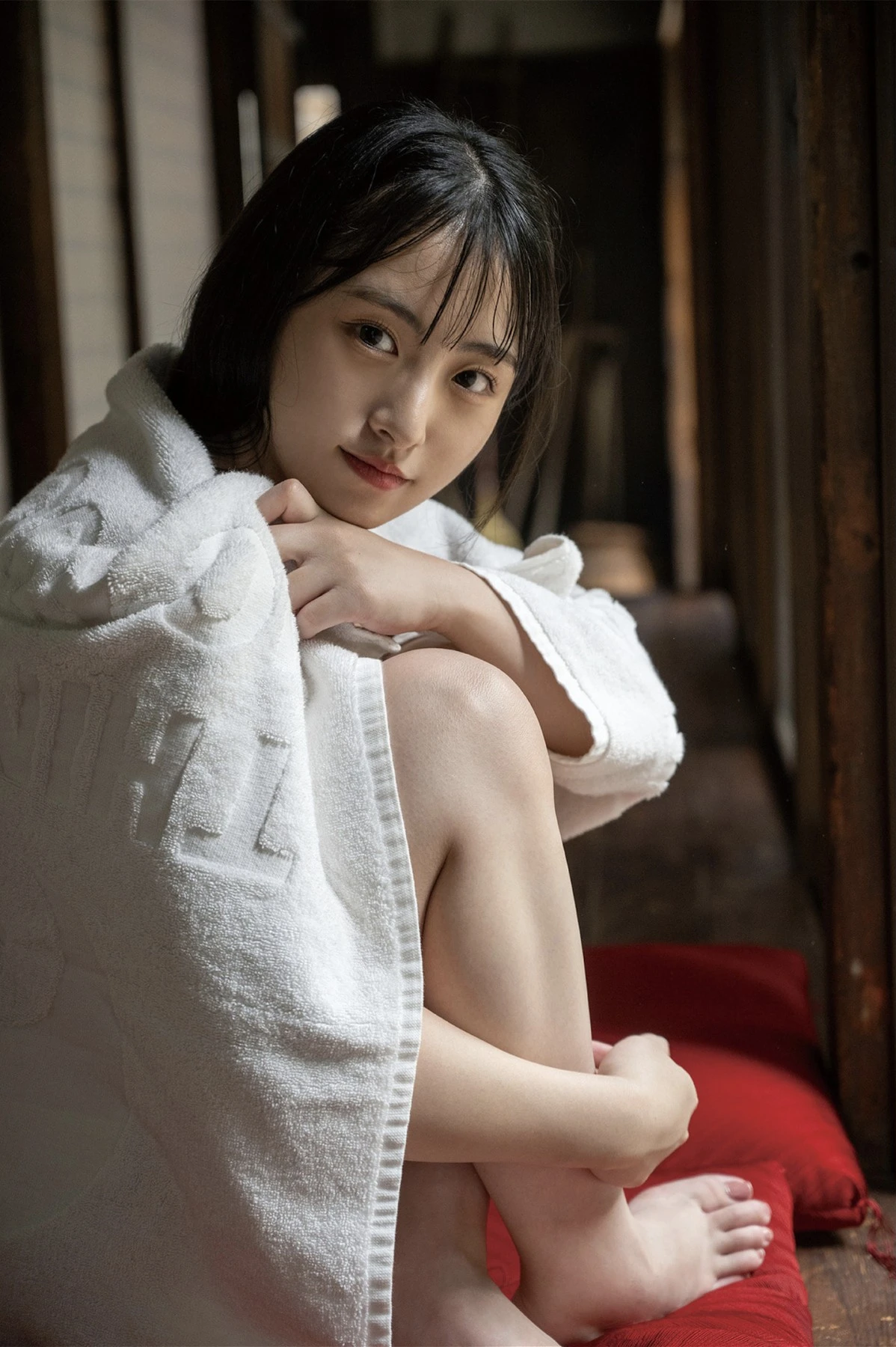 Nanami Nakamori 中森ななみ, Prestige 写真集 「36.9℃」 - P90
