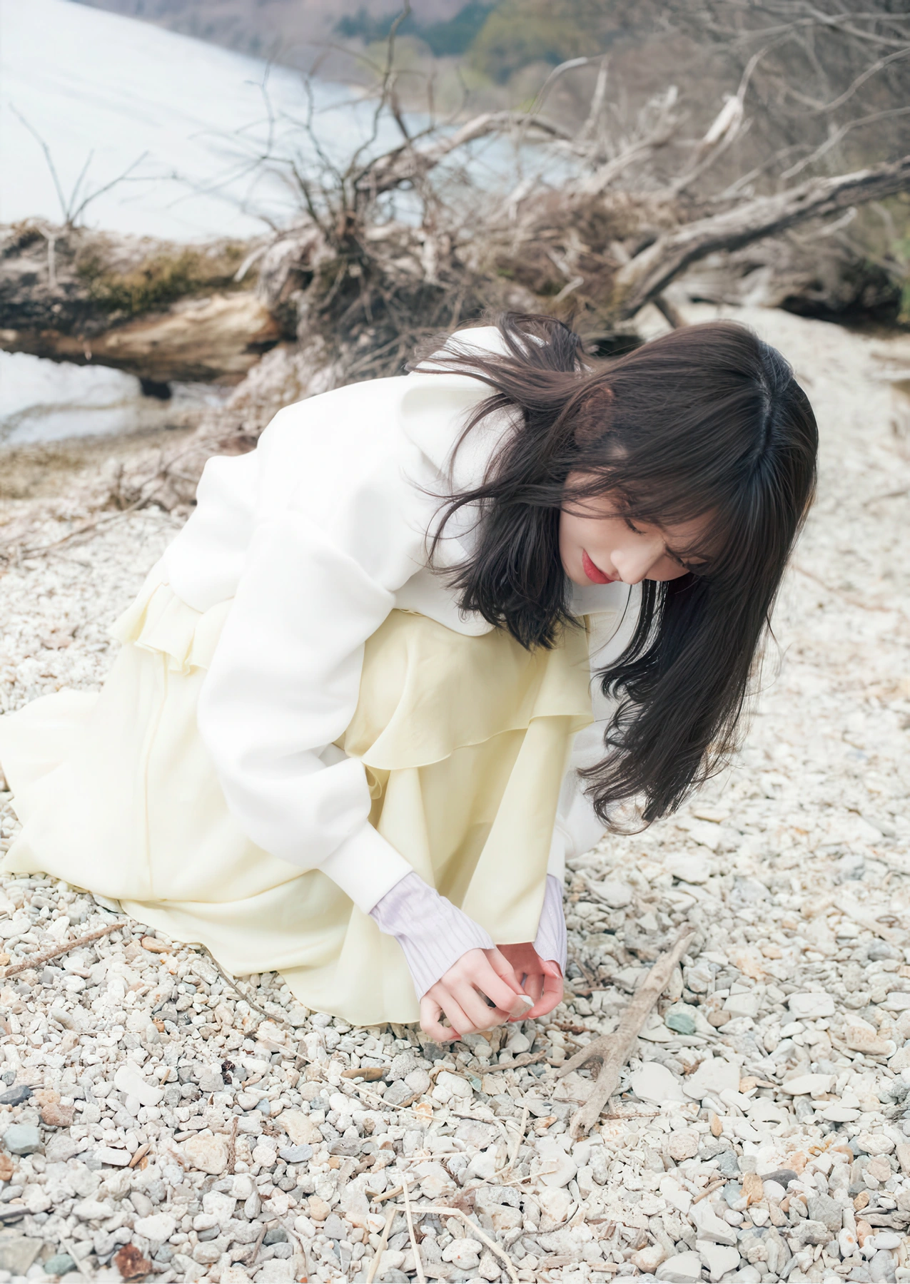 Saika Kawakita 河北彩伽, 写真集 増ページ デジタル特装版 『うたかたの花』 - P10