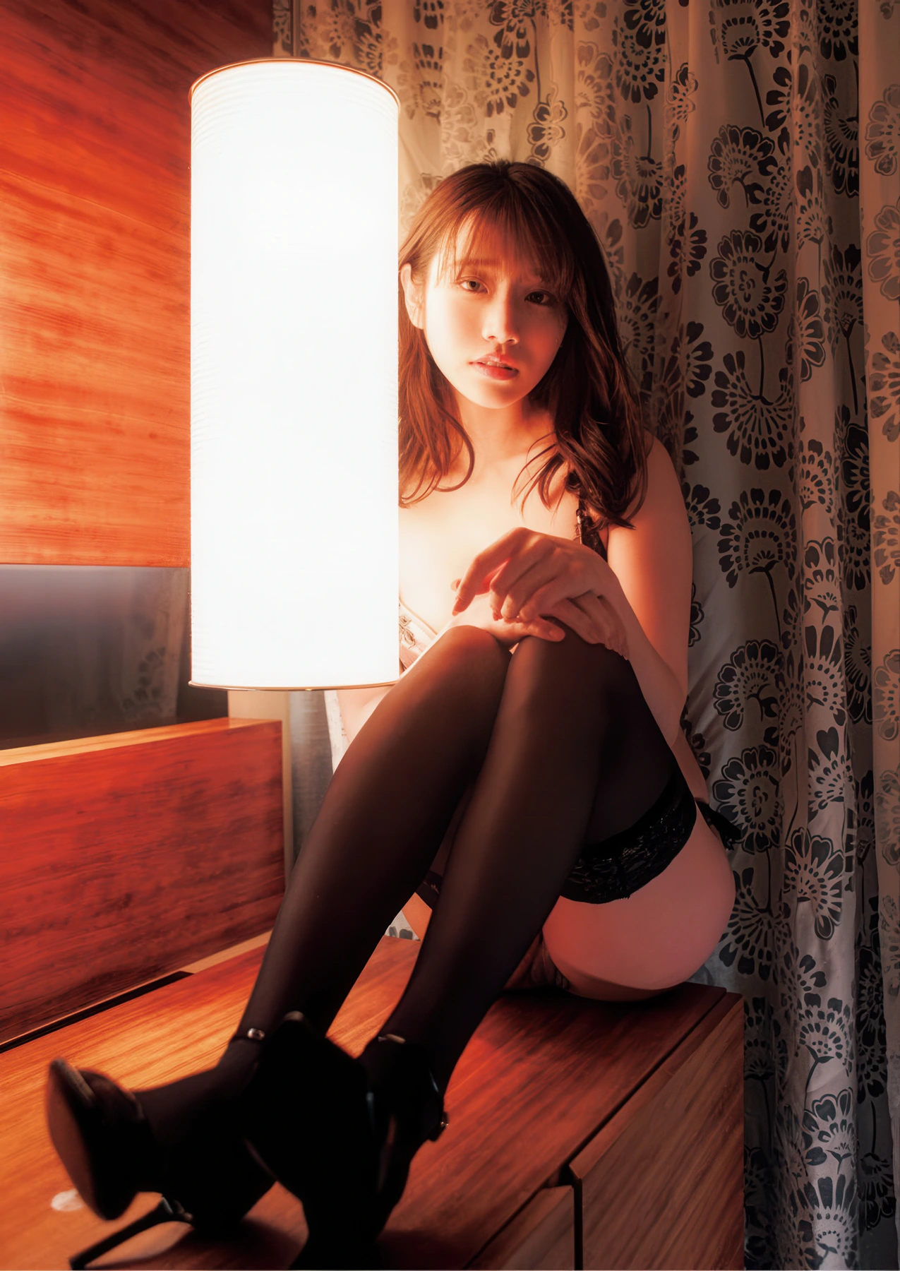Saika Kawakita 河北彩伽, 写真集 増ページ デジタル特装版 『うたかたの花』 - P111