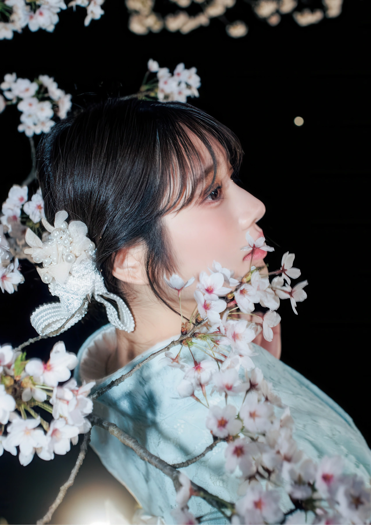 Saika Kawakita 河北彩伽, 写真集 増ページ デジタル特装版 『うたかたの花』 - P122