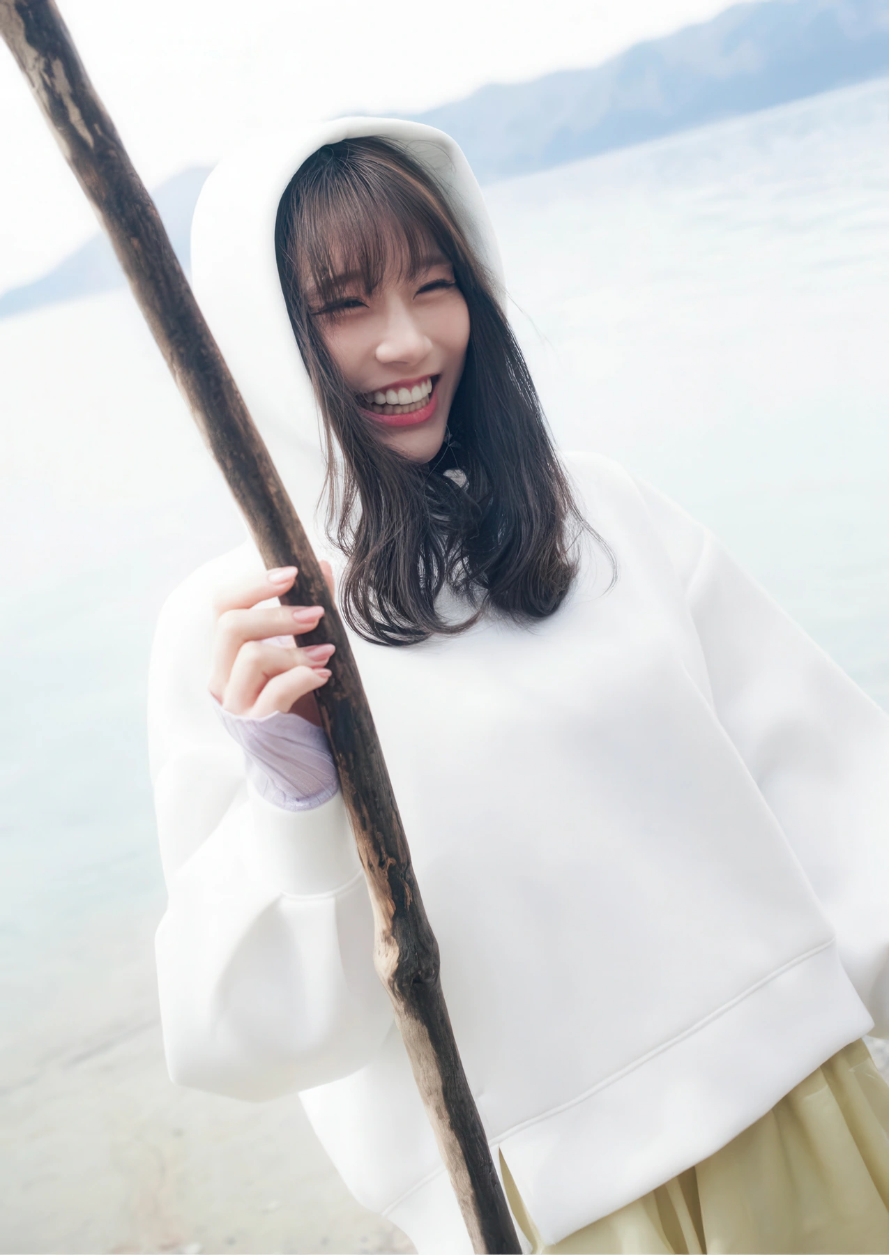 Saika Kawakita 河北彩伽, 写真集 増ページ デジタル特装版 『うたかたの花』 - P12