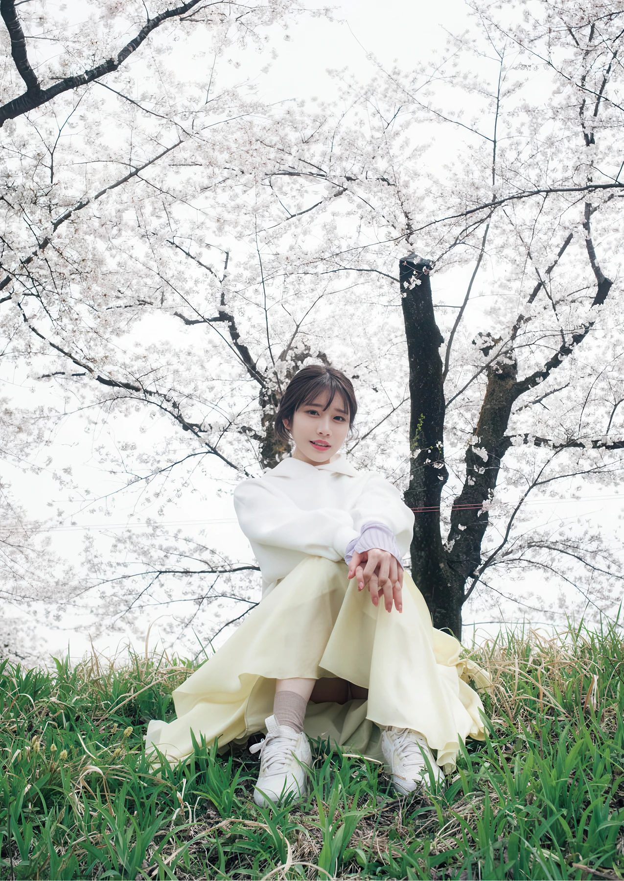 Saika Kawakita 河北彩伽, 写真集 増ページ デジタル特装版 『うたかたの花』 - P4