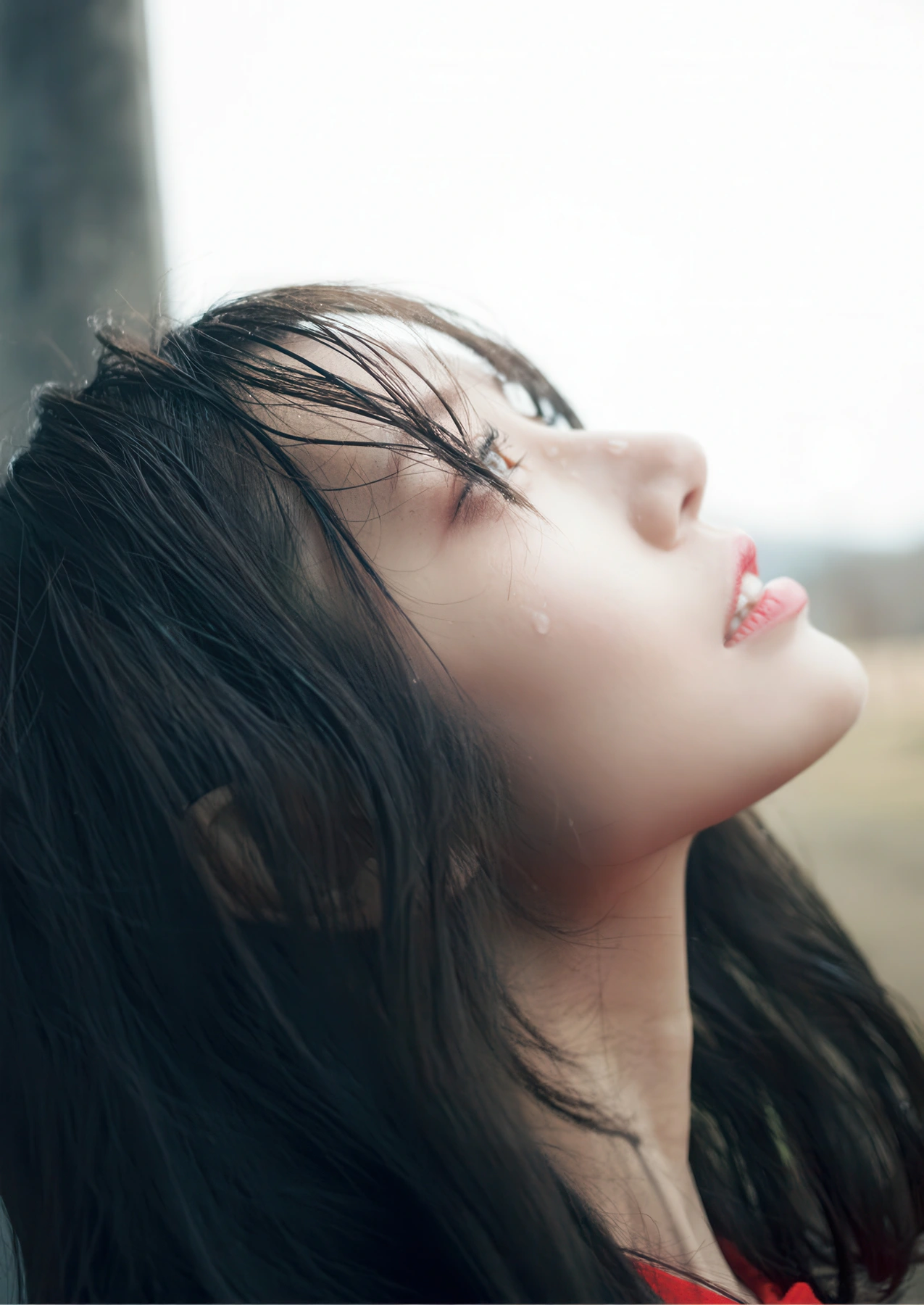 Saika Kawakita 河北彩伽, 写真集 増ページ デジタル特装版 『うたかたの花』 - P53