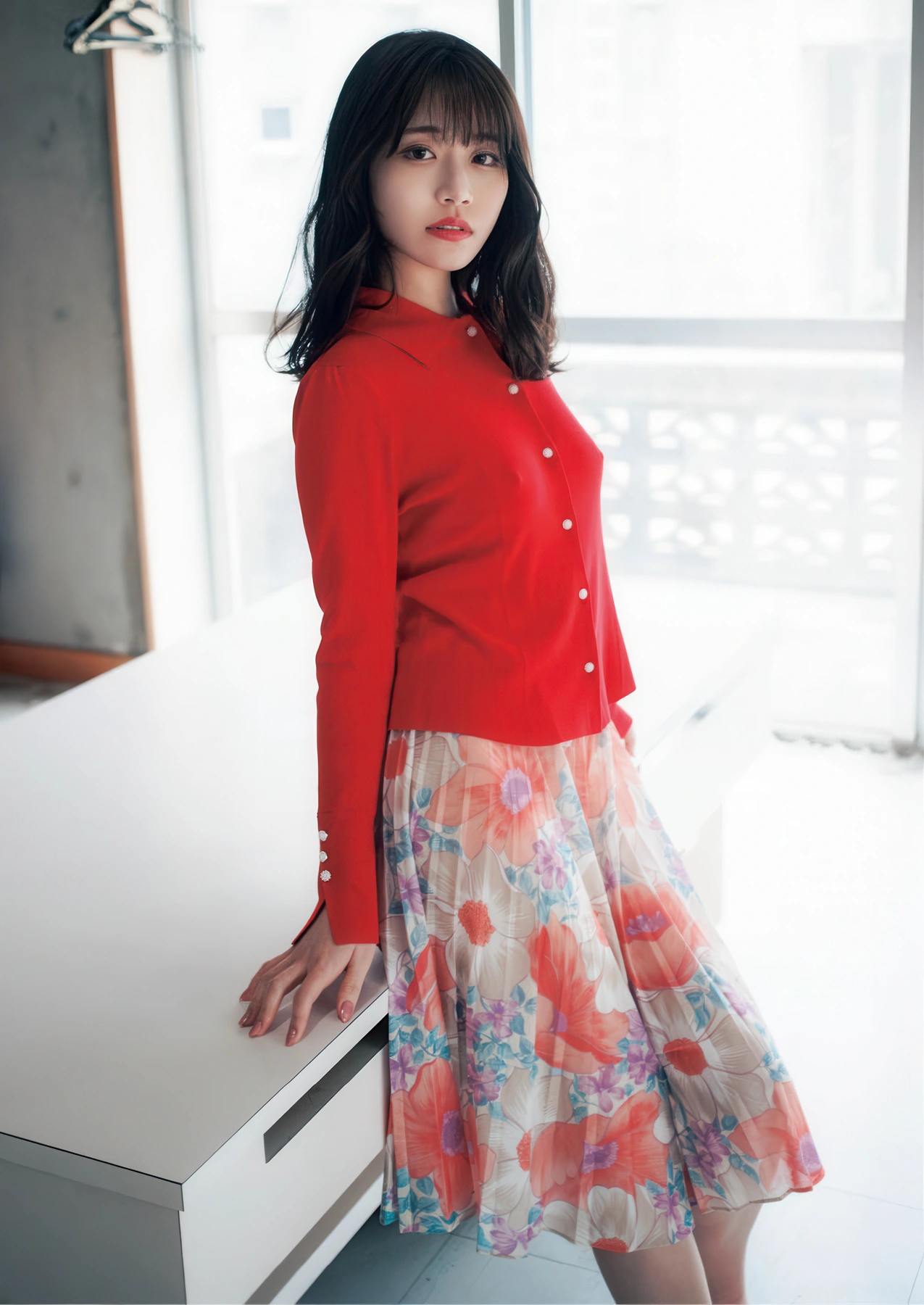 Saika Kawakita 河北彩伽, 写真集 増ページ デジタル特装版 『うたかたの花』 - P57