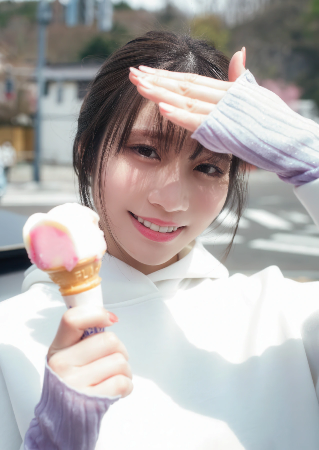 Saika Kawakita 河北彩伽, 写真集 増ページ デジタル特装版 『うたかたの花』 - P5