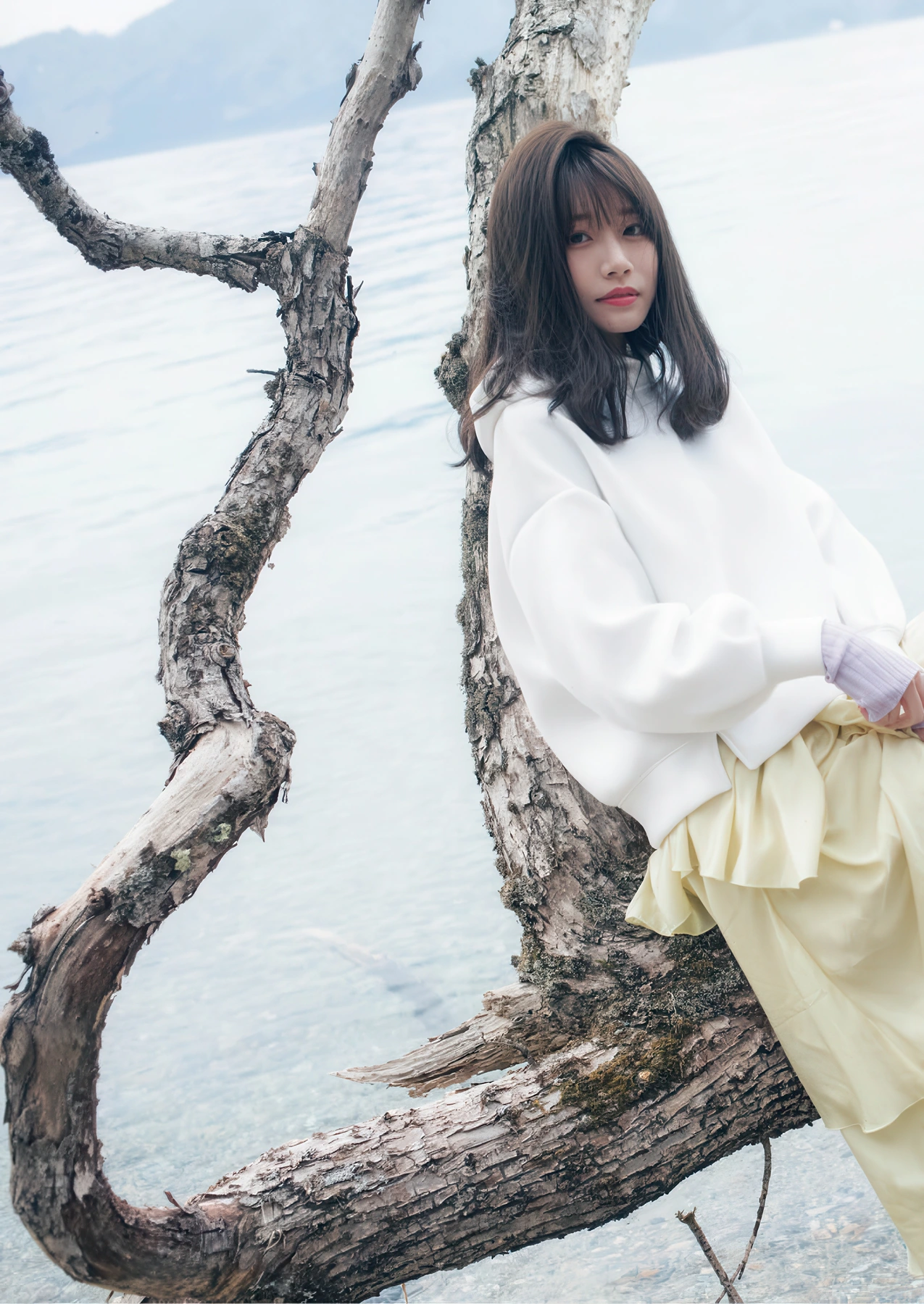 Saika Kawakita 河北彩伽, 写真集 増ページ デジタル特装版 『うたかたの花』 - P6