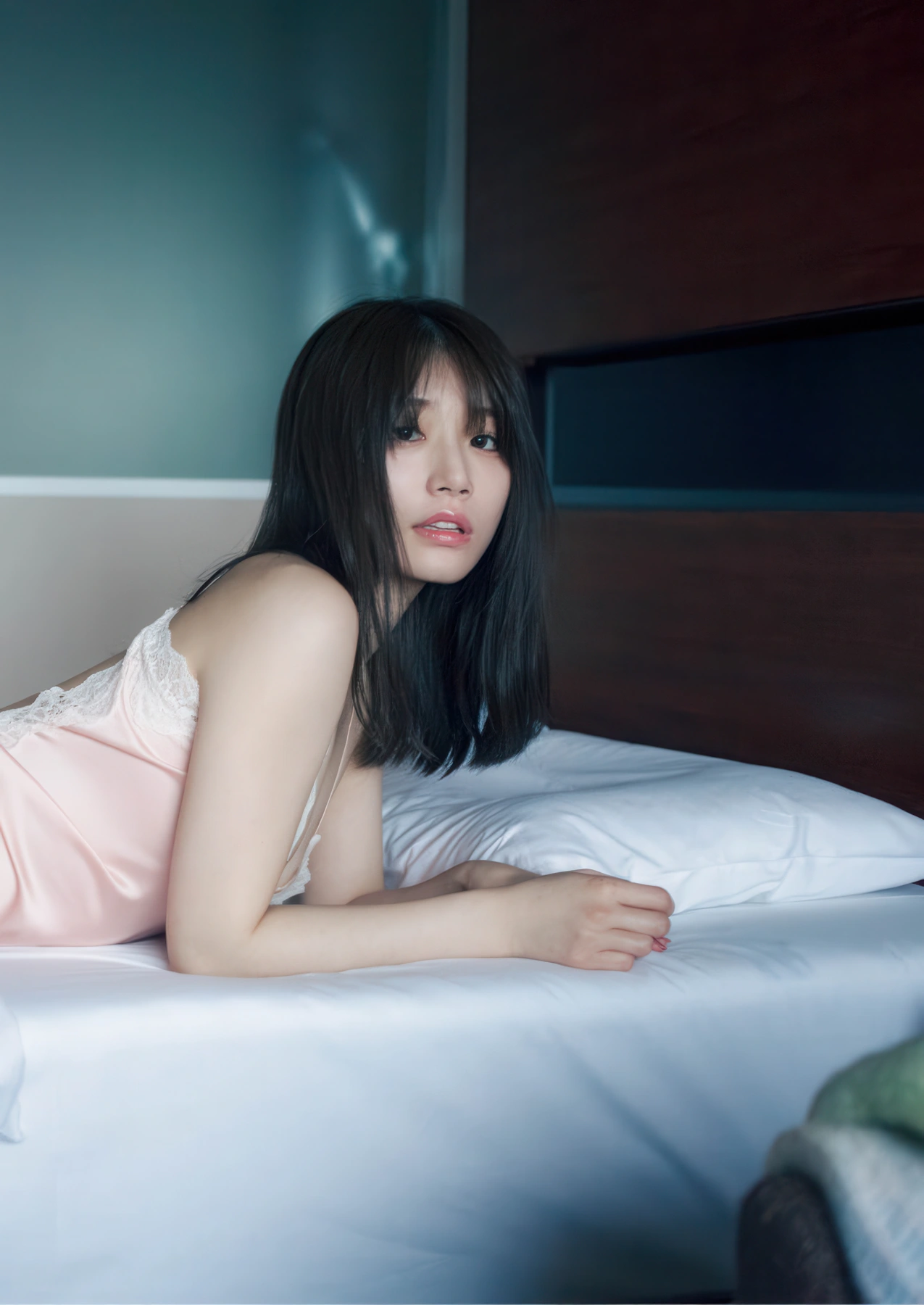 Saika Kawakita 河北彩伽, 写真集 増ページ デジタル特装版 『うたかたの花』 - P81