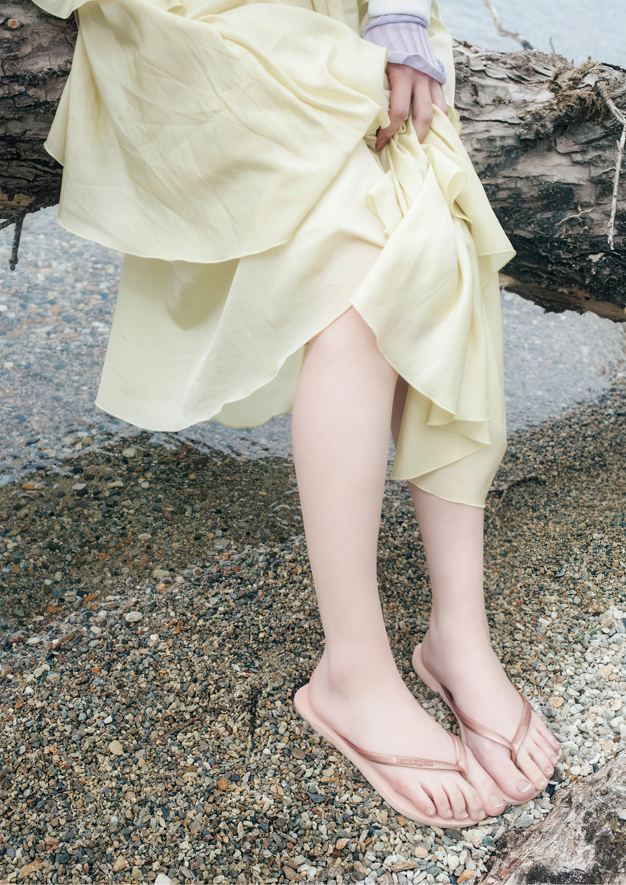 Saika Kawakita 河北彩伽, 写真集 増ページ デジタル特装版 『うたかたの花』 - P8