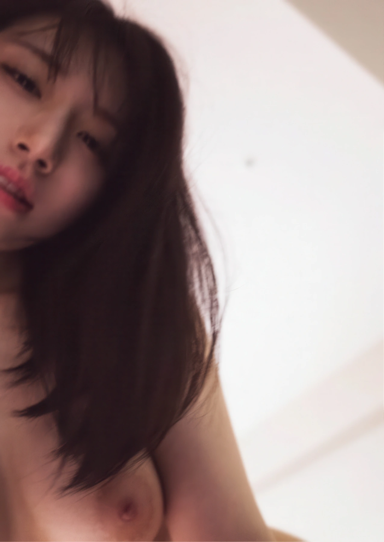 Saika Kawakita 河北彩伽, 写真集 増ページ デジタル特装版 『うたかたの花』 - P89