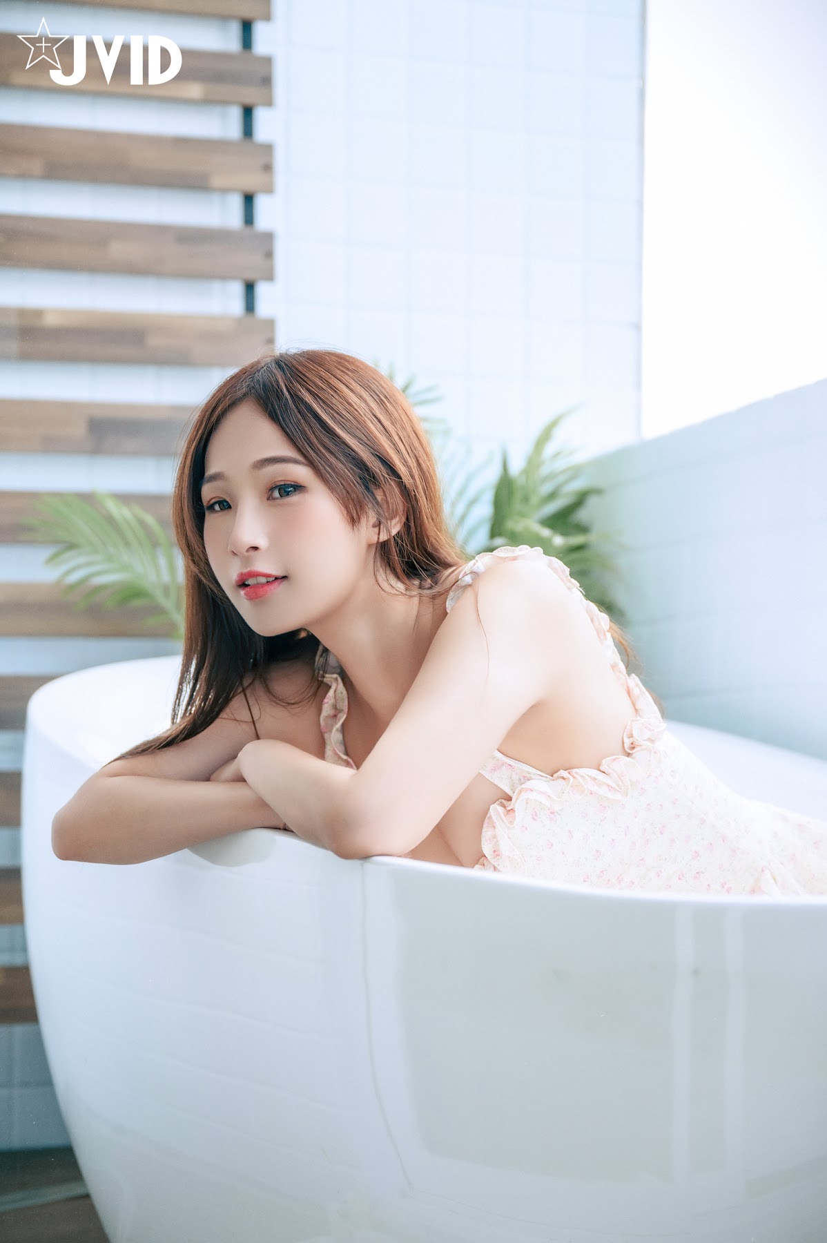 [JVID] 婕咪 Juice – 民宿巧遇正妹婕咪給了我夢幻又炙熱的假期 - P40