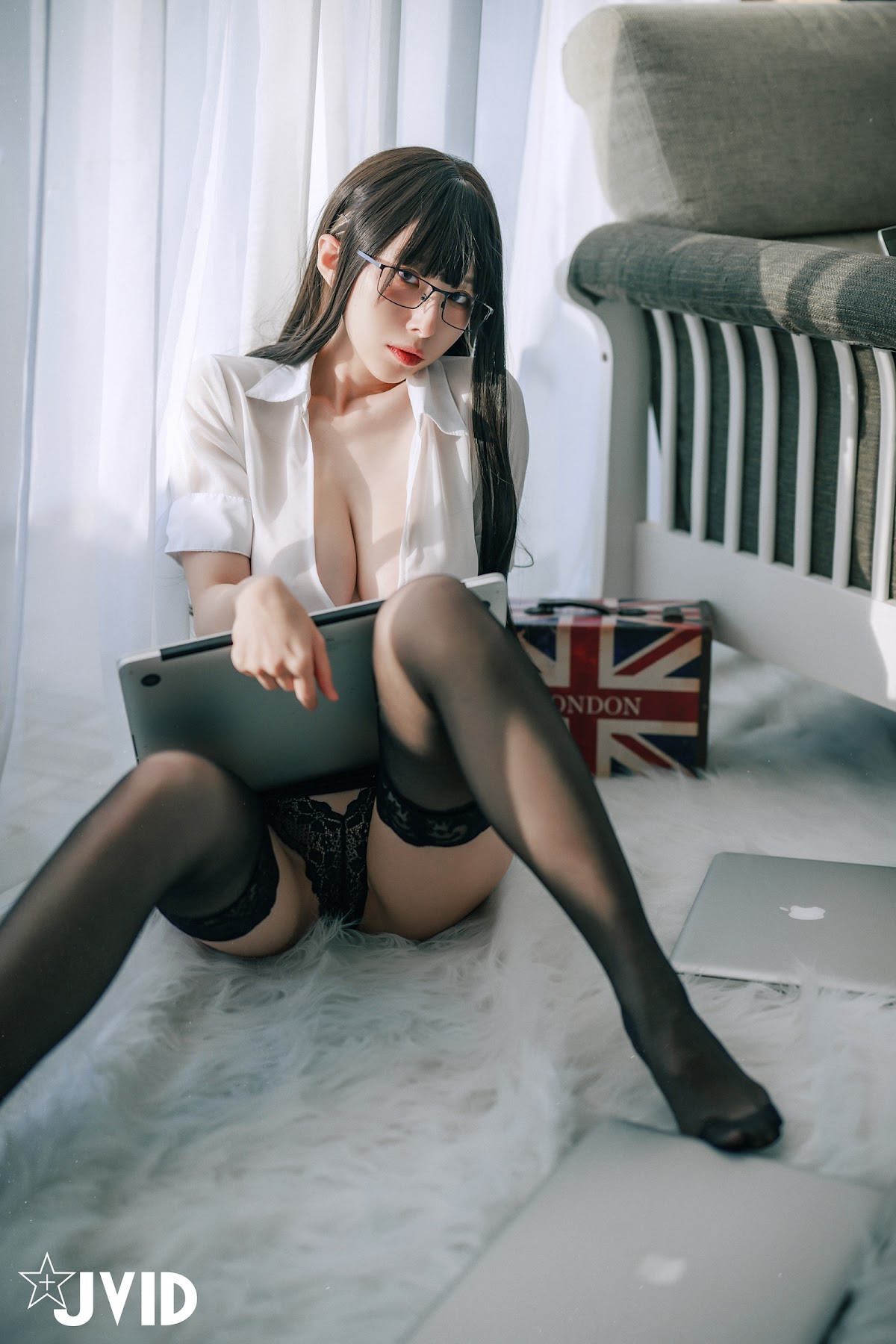 [JVID] 黎菲儿 – 超完美巨乳-色色的女同事加班时の脱衣诱惑 - P15