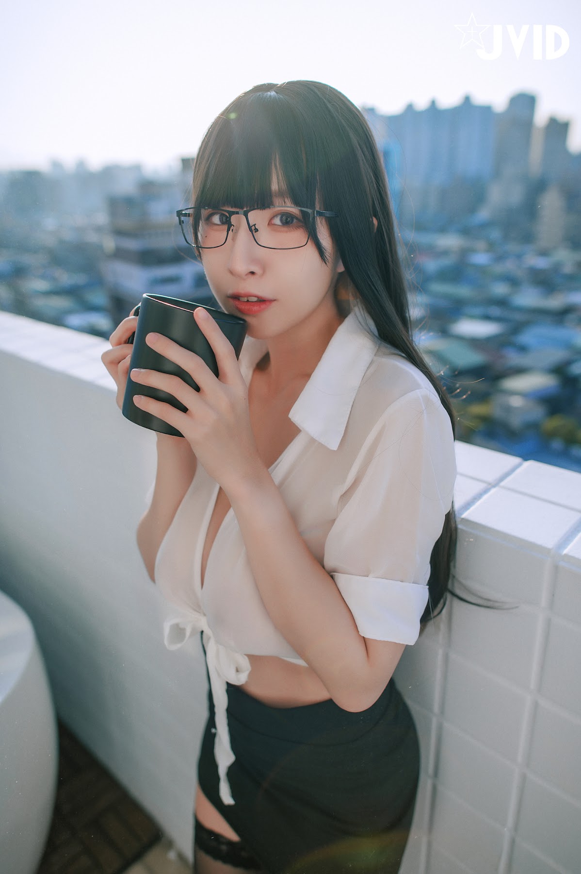 [JVID] 黎菲儿 – 超完美巨乳-色色的女同事加班时の脱衣诱惑 - P43