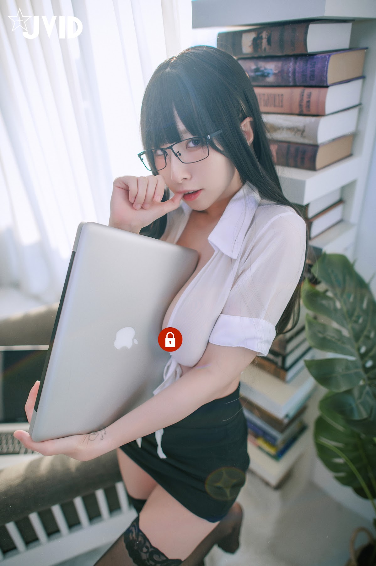 [JVID] 黎菲儿 – 超完美巨乳-色色的女同事加班时の脱衣诱惑 - P5