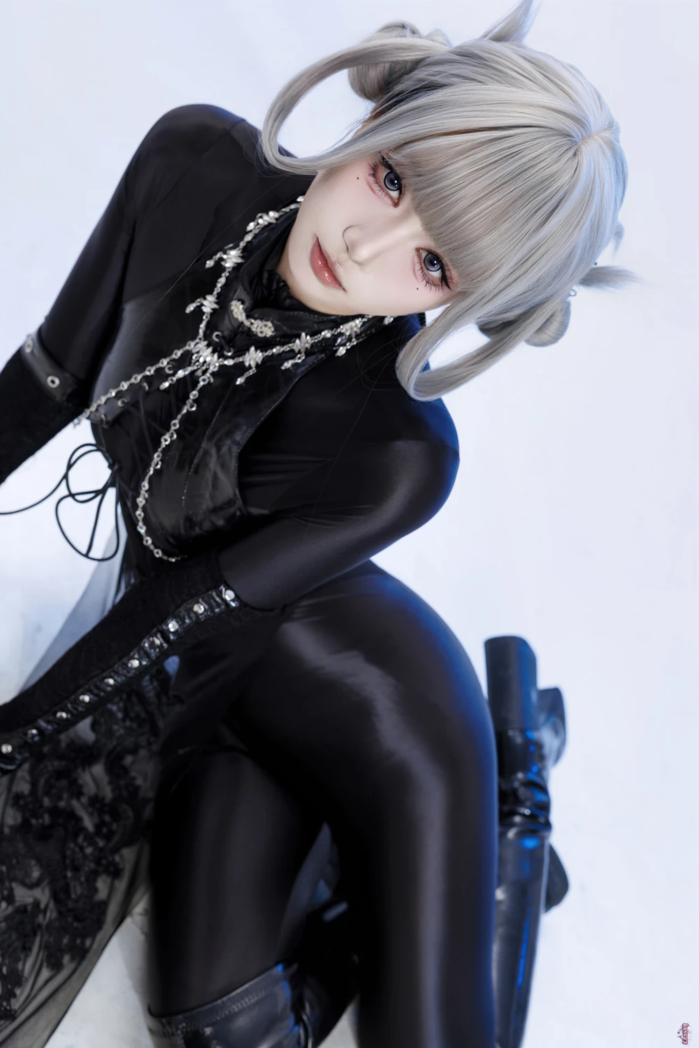 Cosplay 柒柒要乖哦 – 黑靡烟旗袍 - P13