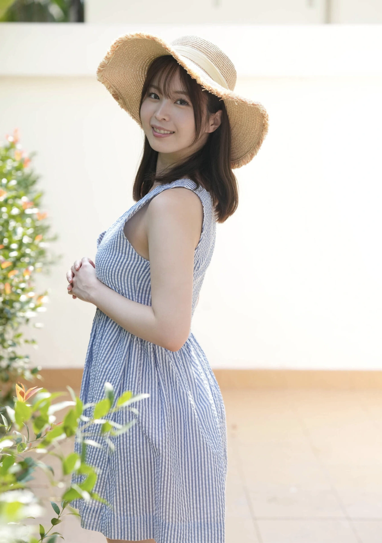 Hinano Kuno 九野ひなの, ヌード写真集 「あいらしゅうて、ばりエッチ」 - P3
